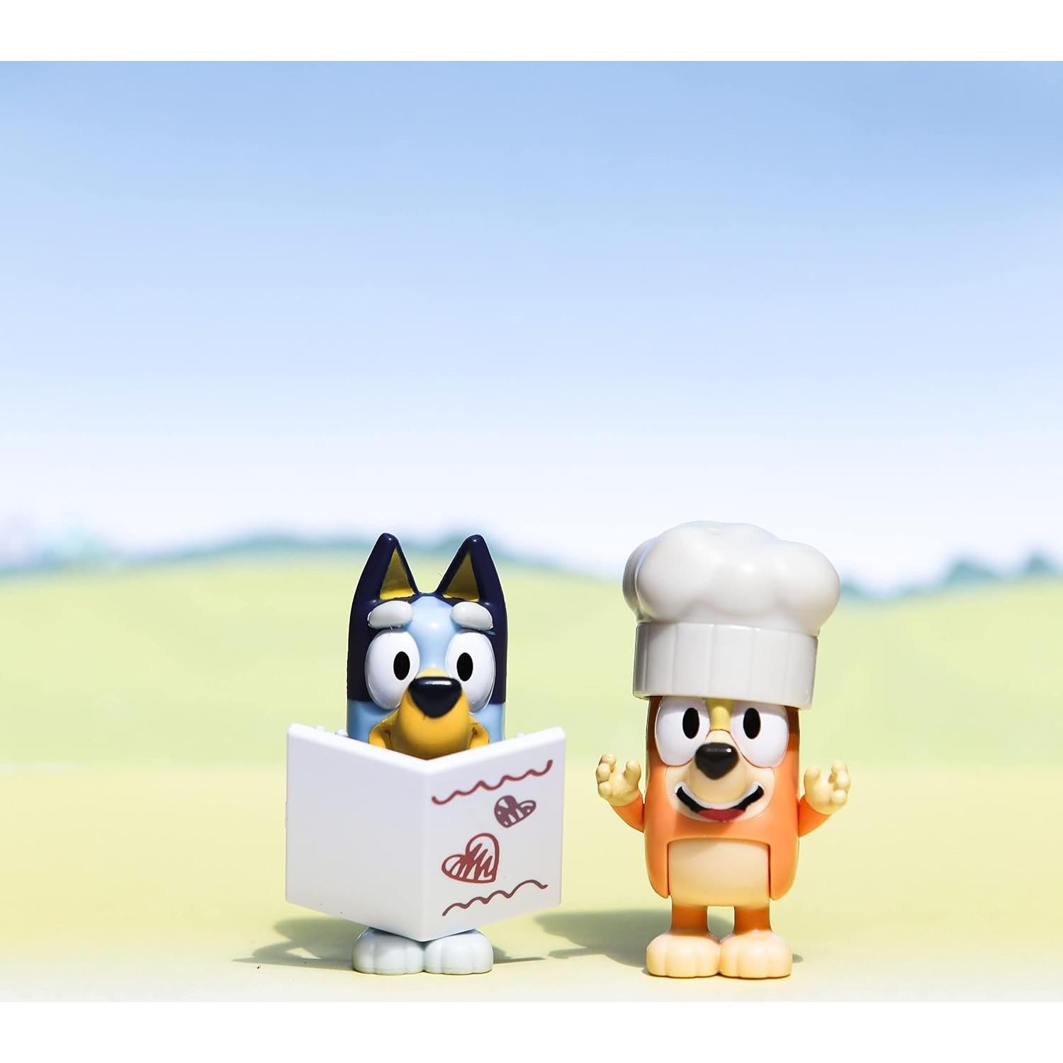 Juego de Figuras Articuladas Bluey y Bingo en Restaurante Elegante