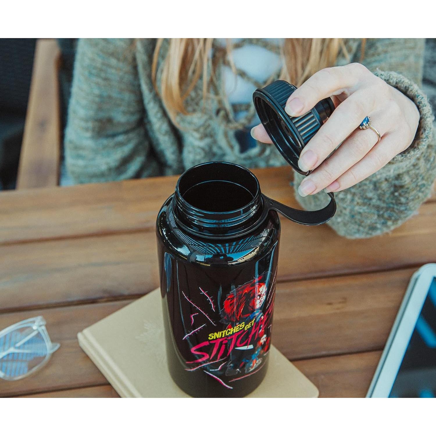 Botella de Agua Chucky Child's Play 2 1007 ml con Tapa Deportiva