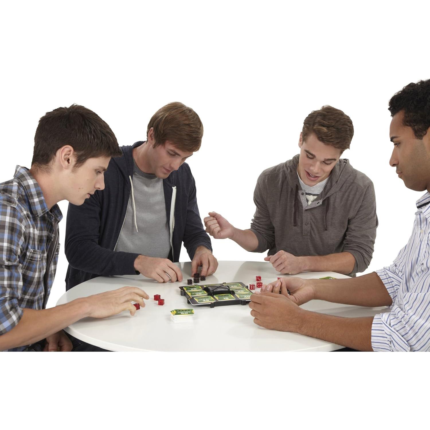 Juego de Dados Yahtzee Clásico Hasbro - 2 Baterías AA