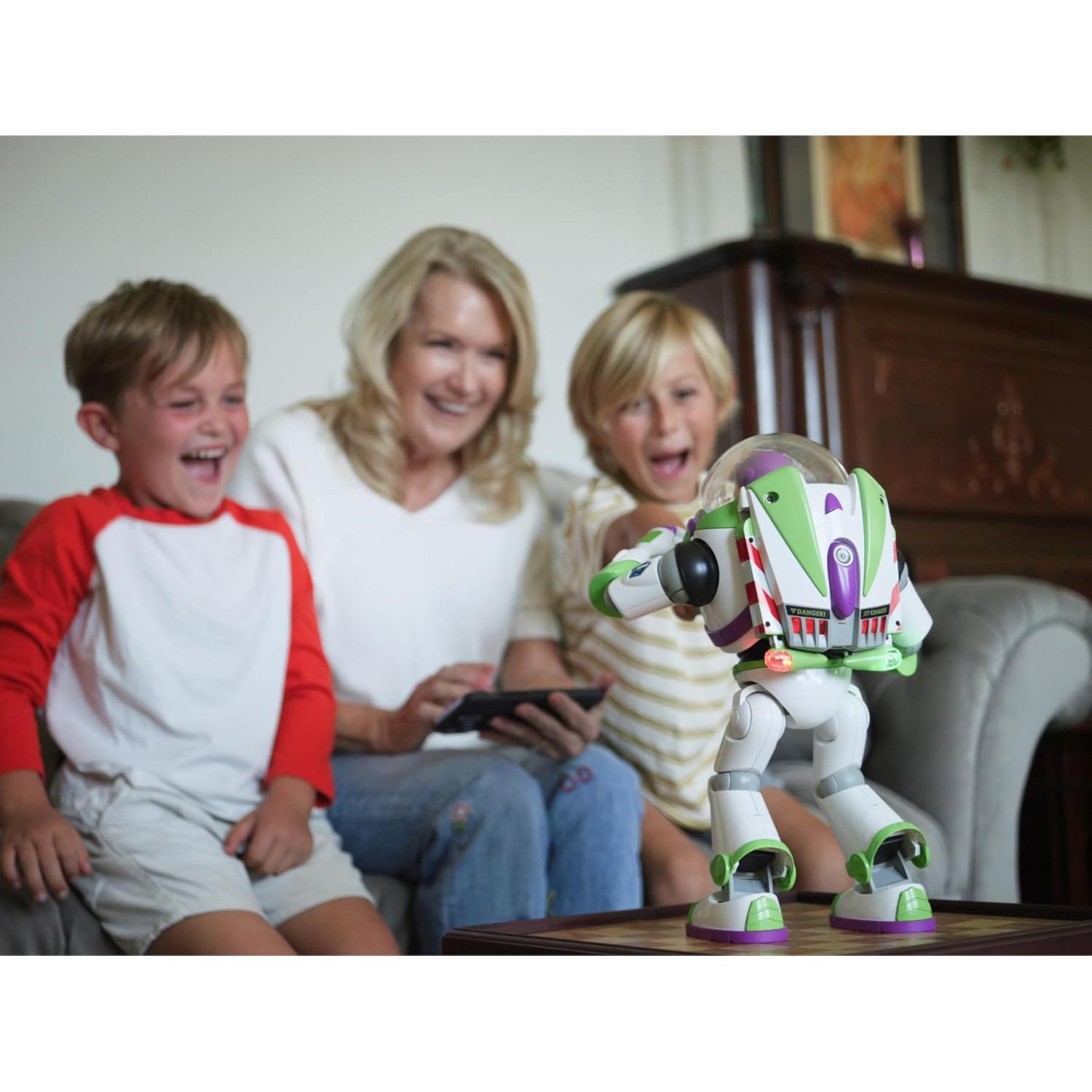 Robot Buzz Lightyear Robosen 37.3 cm con Comandos de Voz