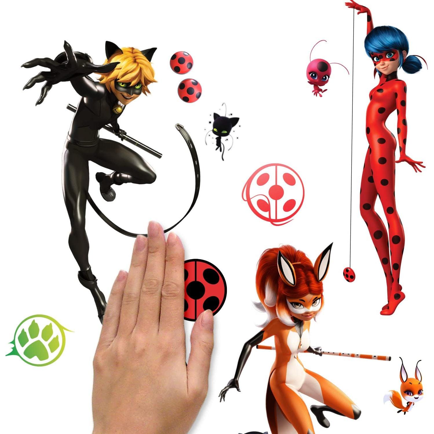 Calcomanías de Pared RoomMates Cuentos de Ladybug y Gato Noir