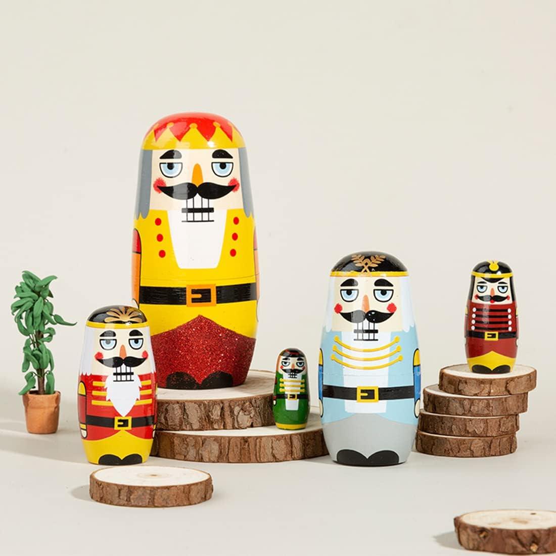 Juego de 5 Muñecas Matryoshka Cascanueces de Madera Amarillo