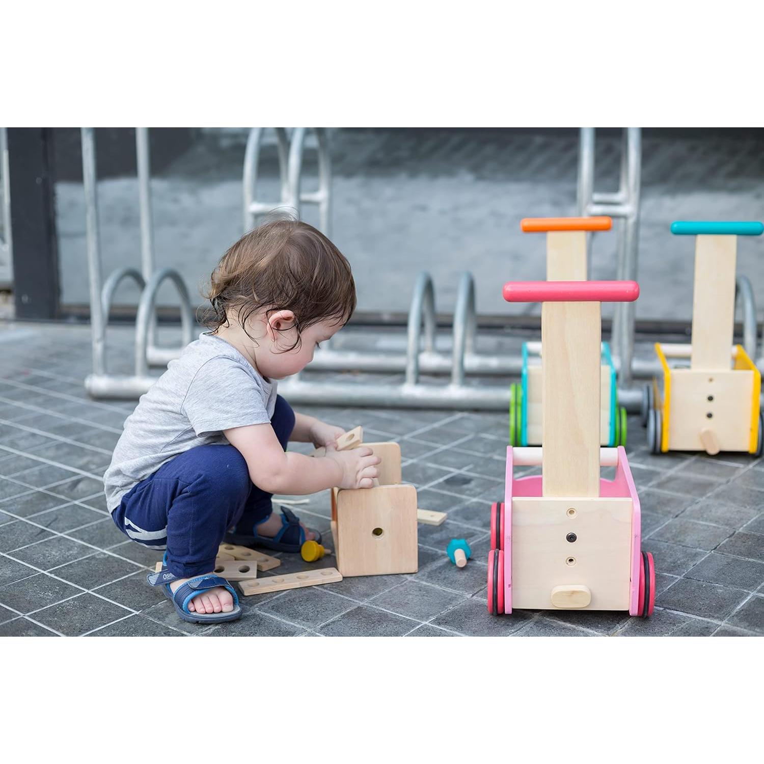 Caja de herramientas de madera PlanToys 18 piezas para niños