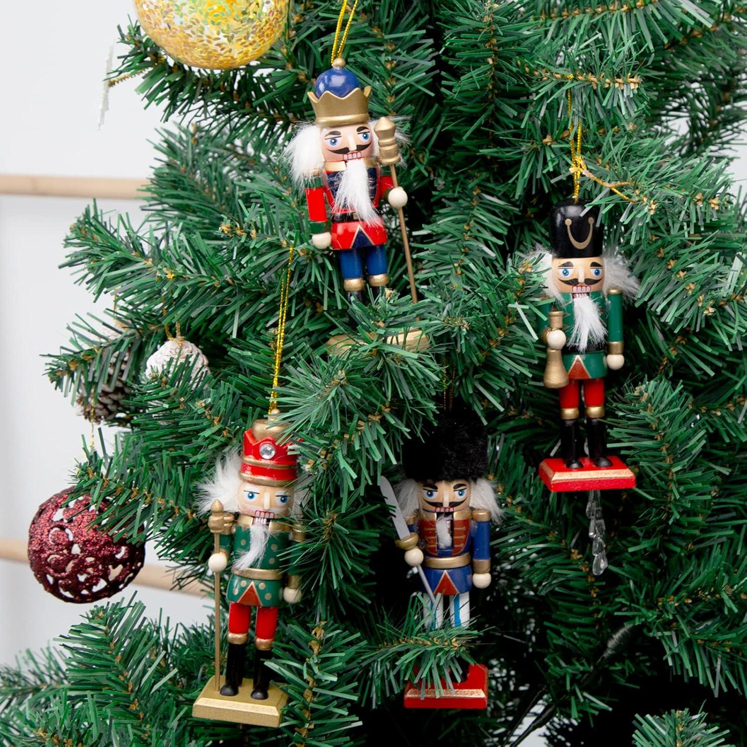 Juego de 4 Adornos Cascanueces de Madera AMOR PRESENT 13.97 cm