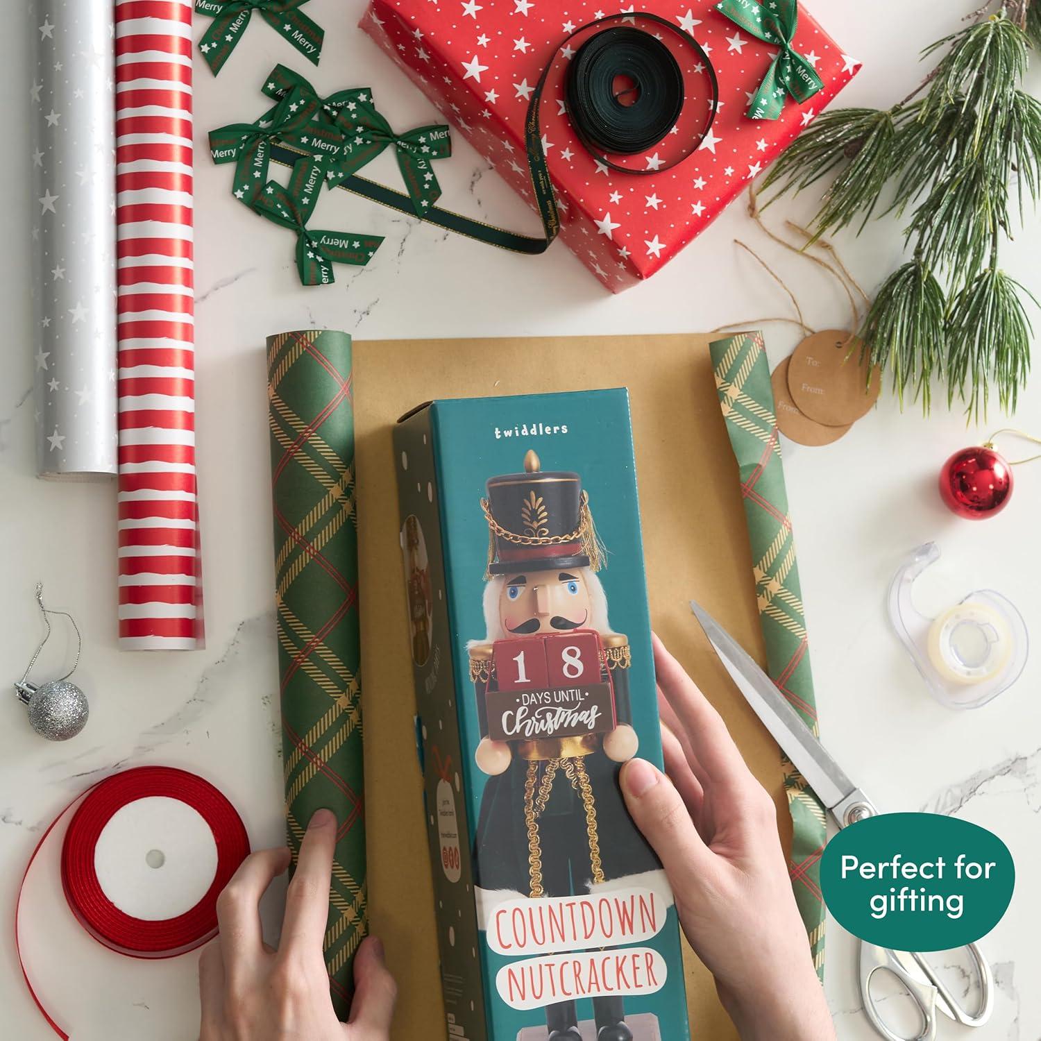 Cascanueces de Madera 30.48 cm Los Twiddlers con Cuenta Regresiva