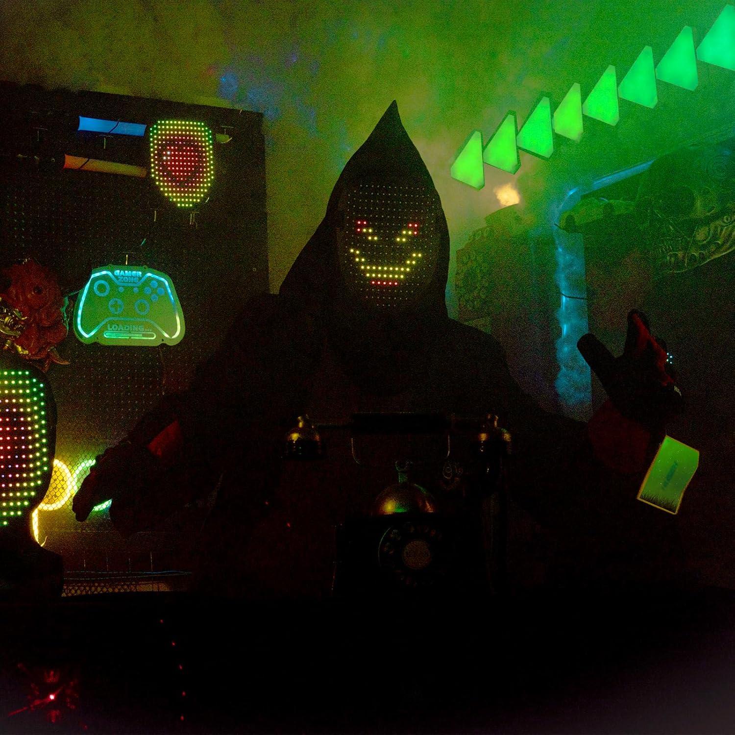 Máscara LED Halloween Foggizo Recargable 50 Caras Niños