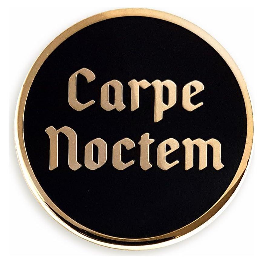 Pin de Solapa Esmalte Gótico Pinsanity Carpe Noctem 2.54cm