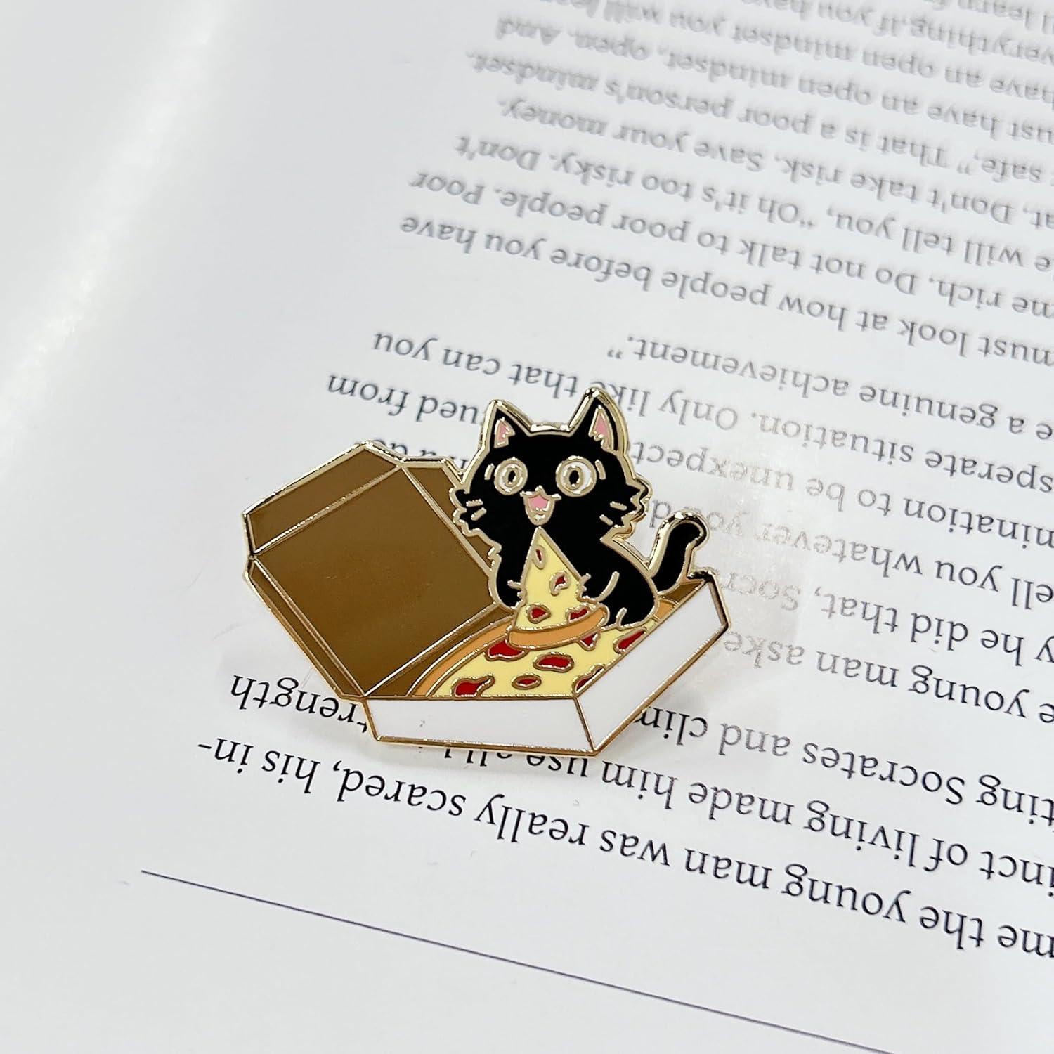Pin de Esmalte Gato Negro Comiendo Pizza - Broche Kawaii