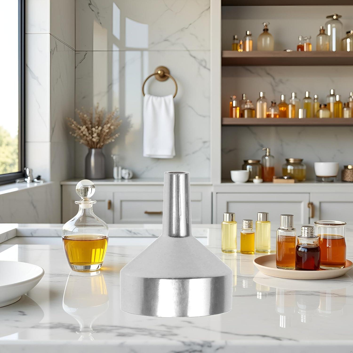 Mini Embudo de Perfume Plateado con Colador - Labriciyon