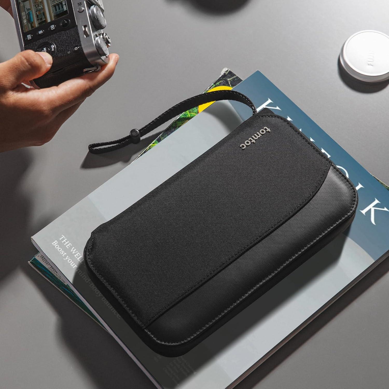 Portafolios de Pasaporte tomtoc T03 con Bloqueo RFID Negro