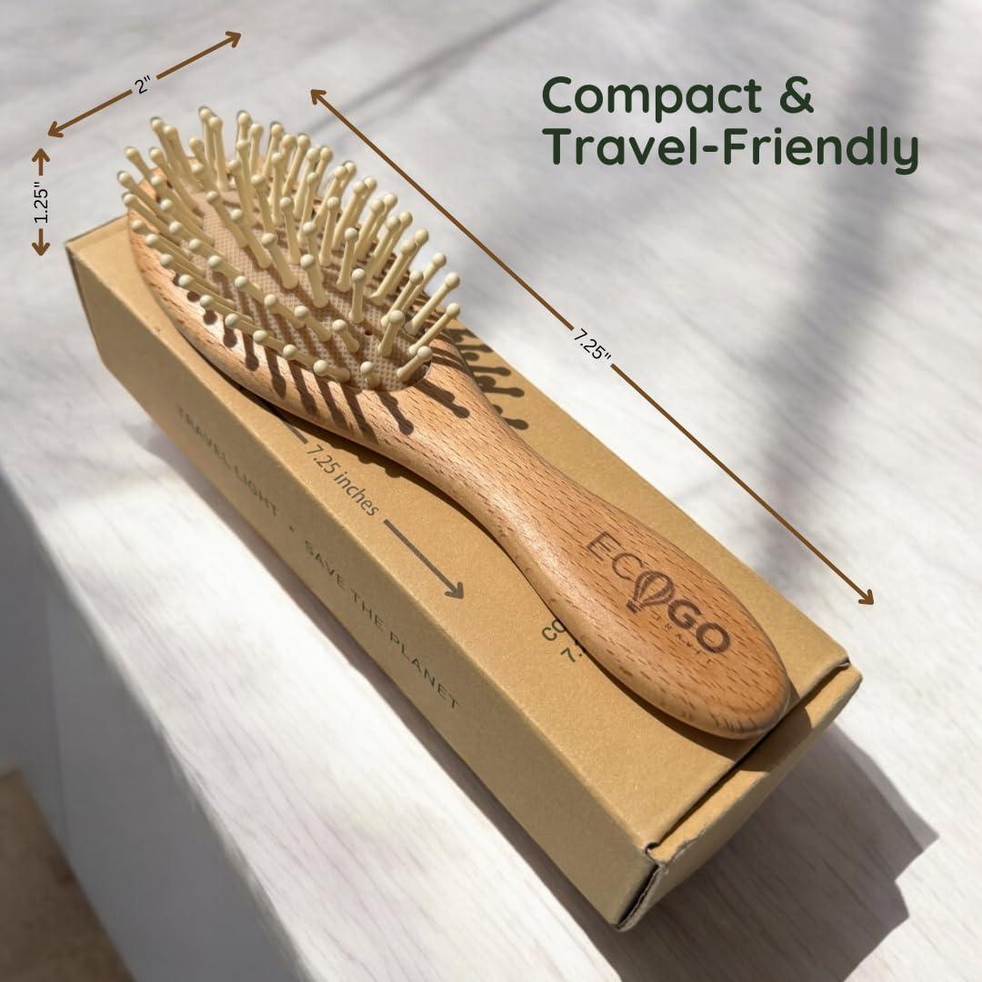 Cepillo de Pelo de Madera EcoGoTravel - Compacto y Ergonómico