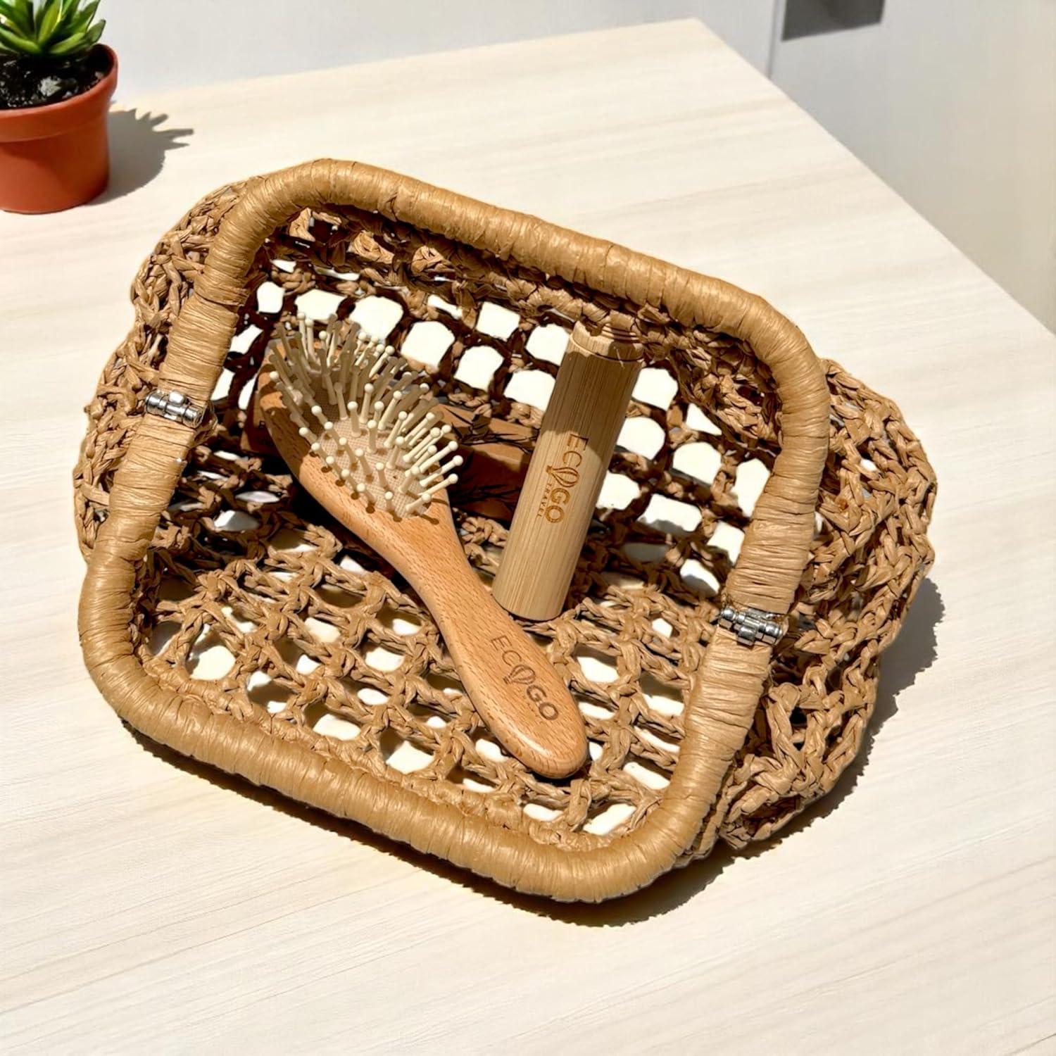 Cepillo de Pelo de Madera EcoGoTravel - Compacto y Ergonómico