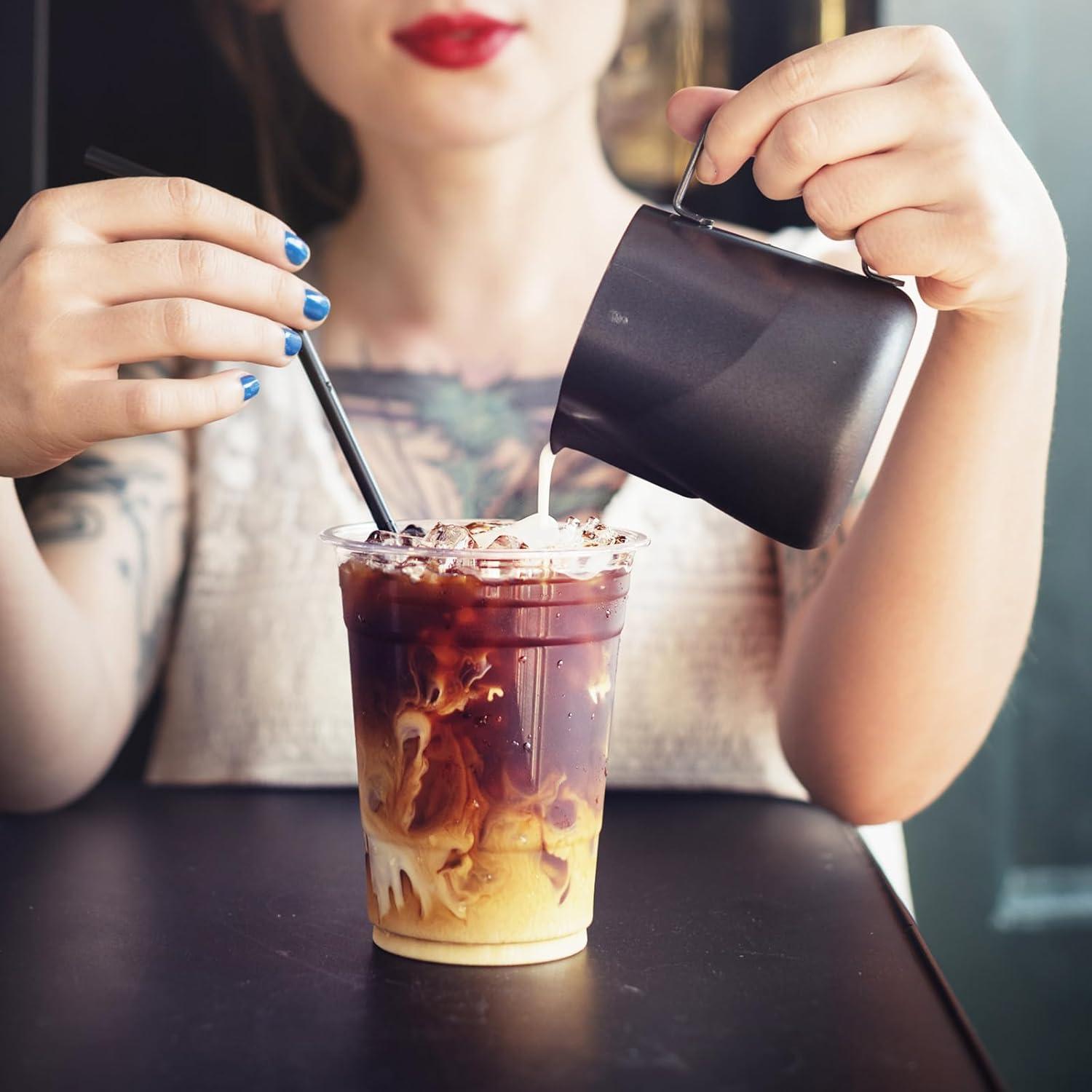 Vasos de Plástico Transparentes Qinsihwn 16 oz con Tapas - 25 Pcs