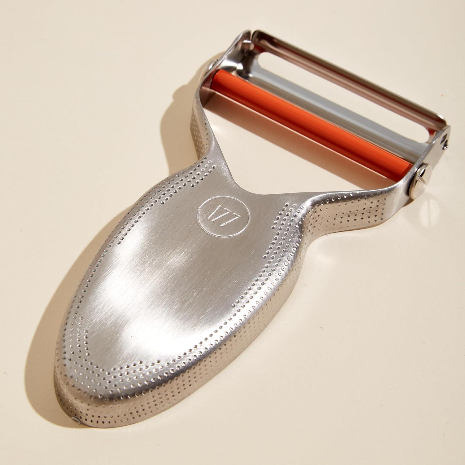 Pelador de Precisión Milk Street de Acero Inoxidable Ergonómico