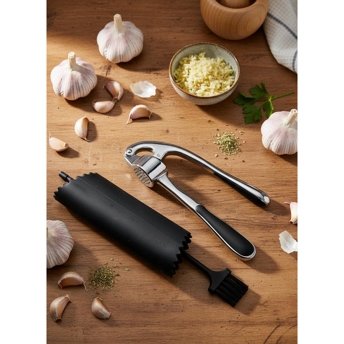 Prensa de Ajo Zinc Genérico con Pelador y Cepillo Apta Lavavajillas