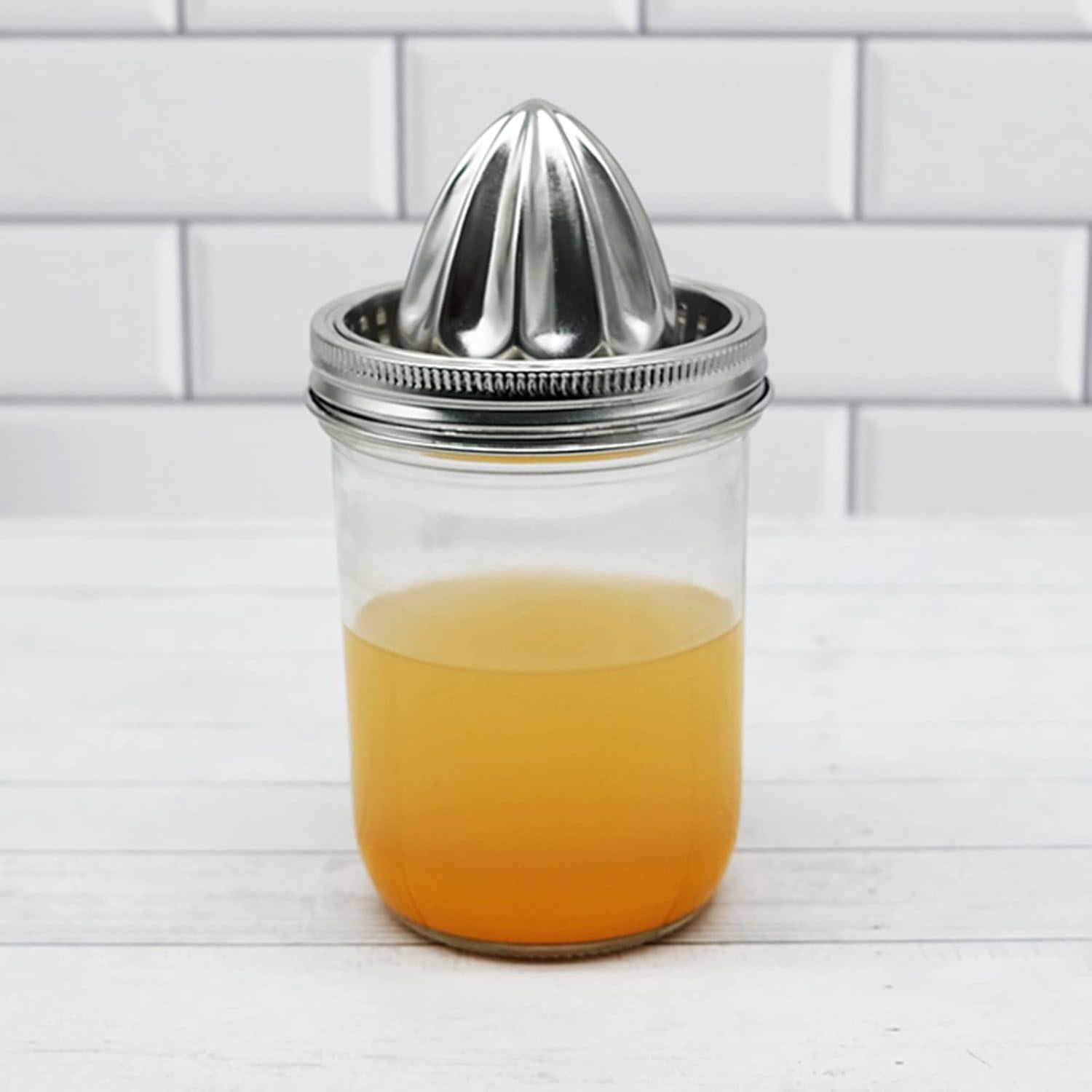 Tapa exprimidor manual QurHapzy para frascos Mason 3.38"