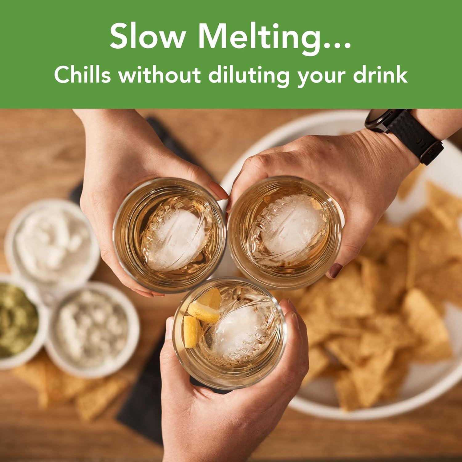 Moldes de Hielo Tovolo - Set de 2 en Forma de Fútbol