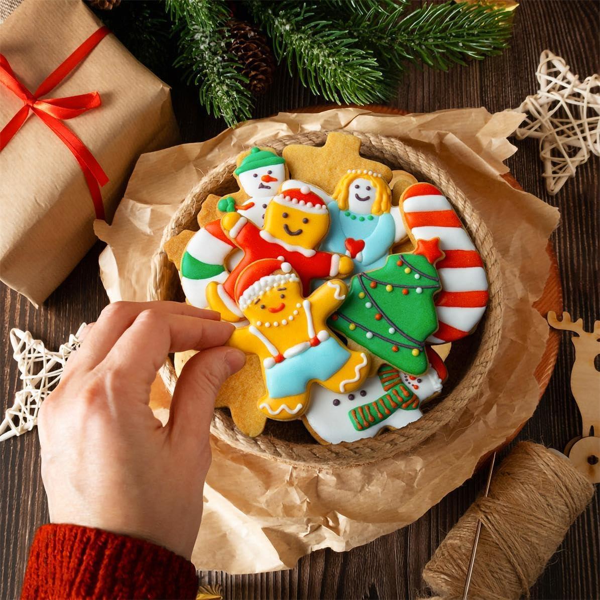 Juego de Cortadores de Galletas de Navidad KELOFKO - 6 Piezas