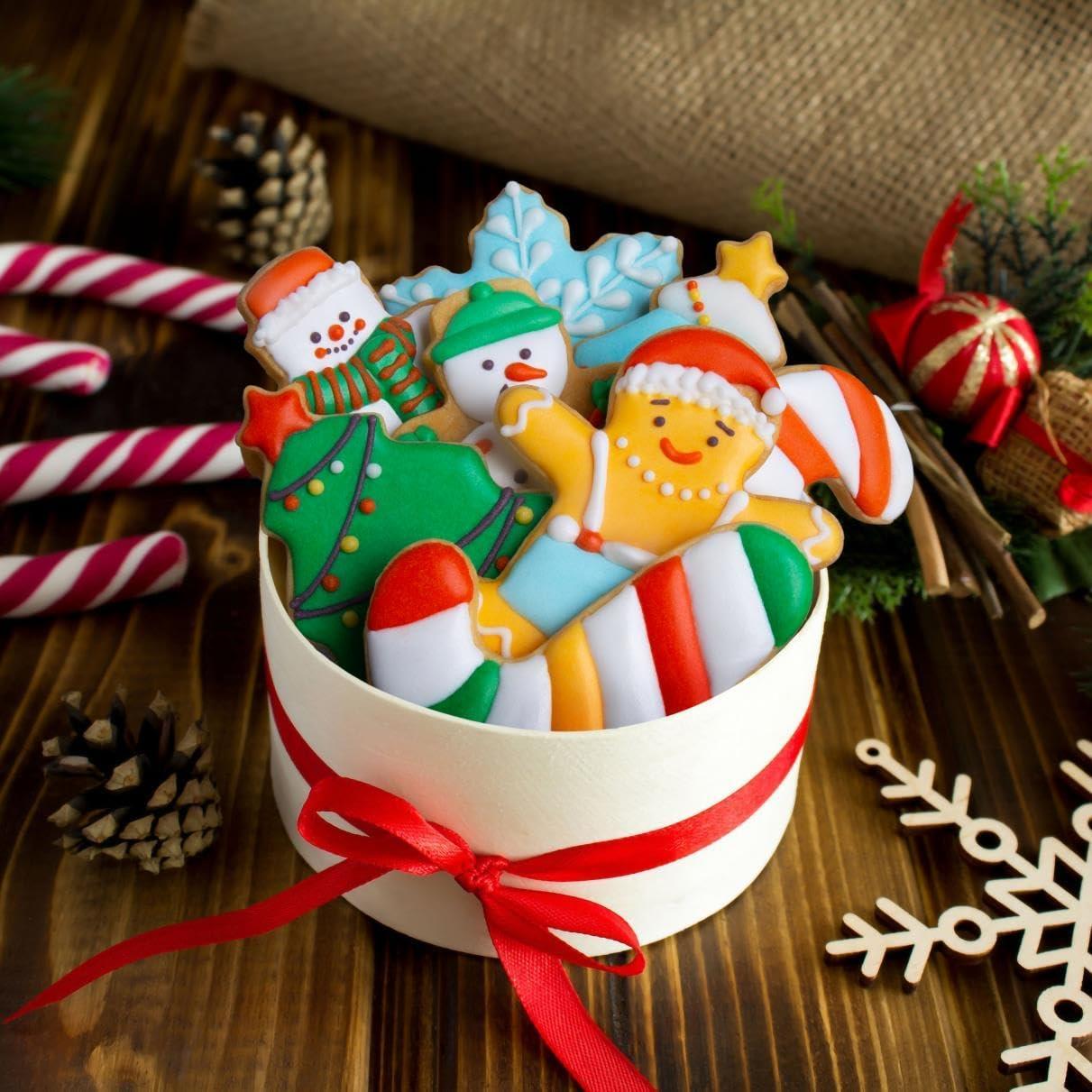 Juego de Cortadores de Galletas de Navidad KELOFKO - 6 Piezas