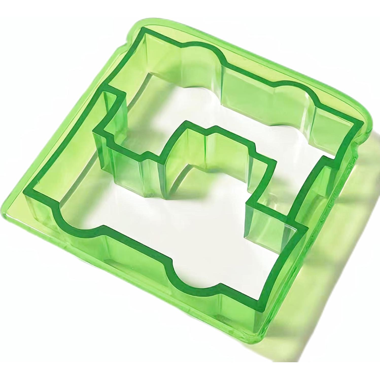 Juego de Cortadores de Sándwich YNHIAG 4 Piezas - Corazón, Coche, Tren, Corona