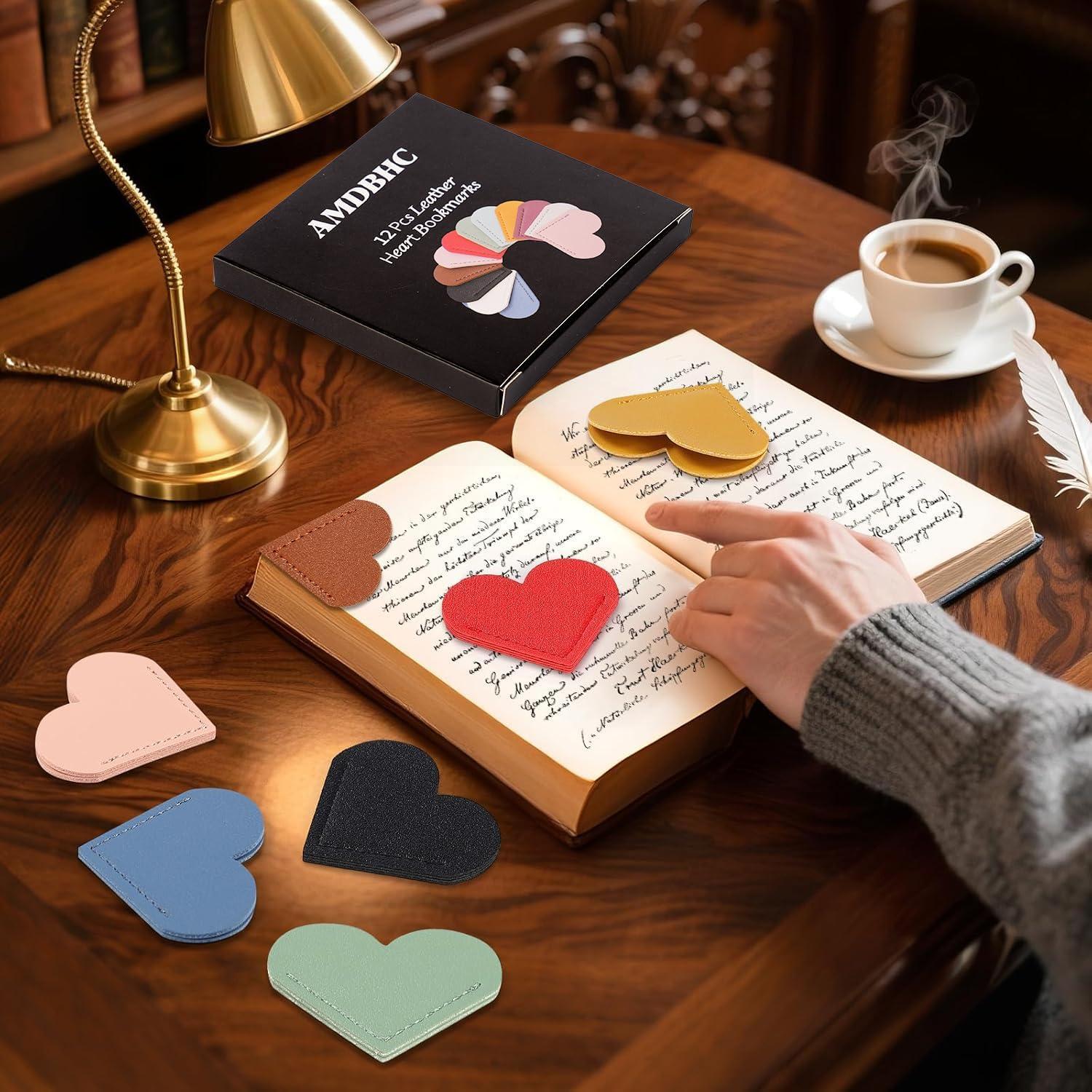 Set de 12 Marcadores de Libros Corazón Cuero PU AMDBHC