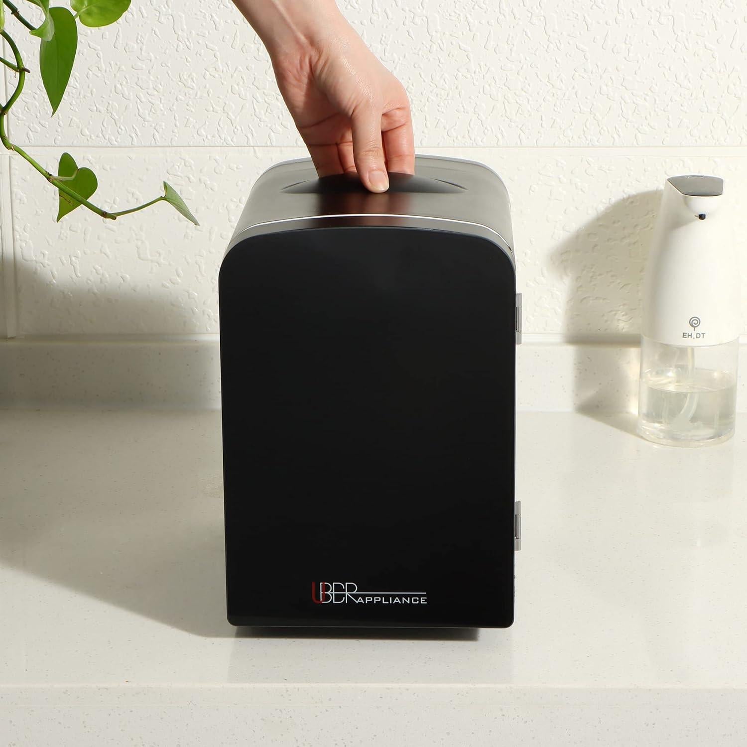 Mini Refrigerador Uber Appliance UB-CH2 Negro 4 Litros Portátil