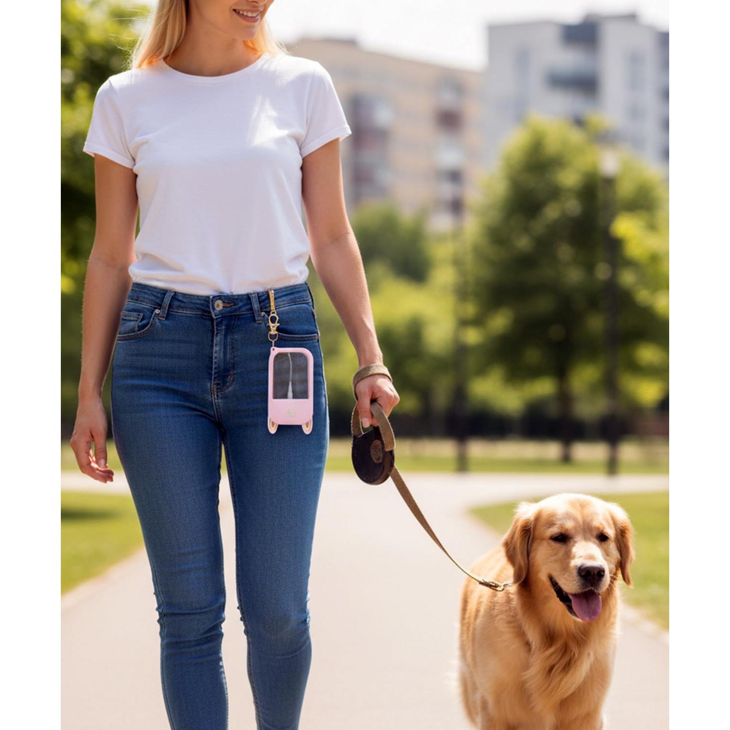 Funda de Silicona Rosa para Spray Desinfectante Touchland 30ml