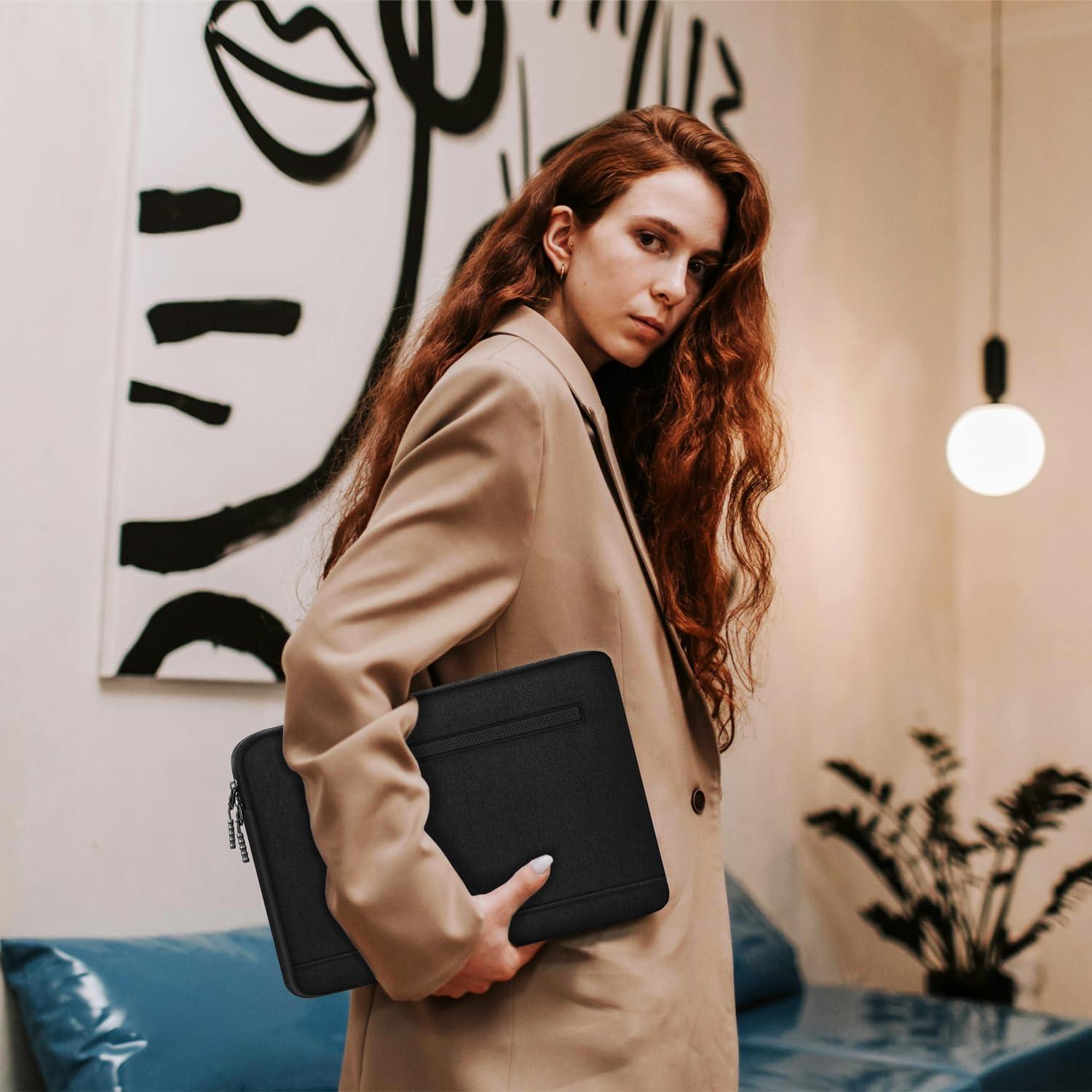 Funda para Laptop 15.6" MKLCCP Negra Impermeable y Protectora