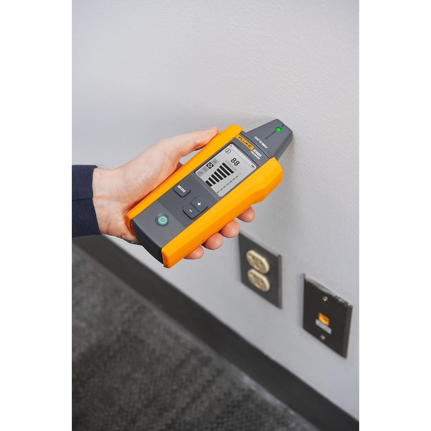 Kit de rastreo de cables Fluke 2052 CAT IV 600 V con estuche