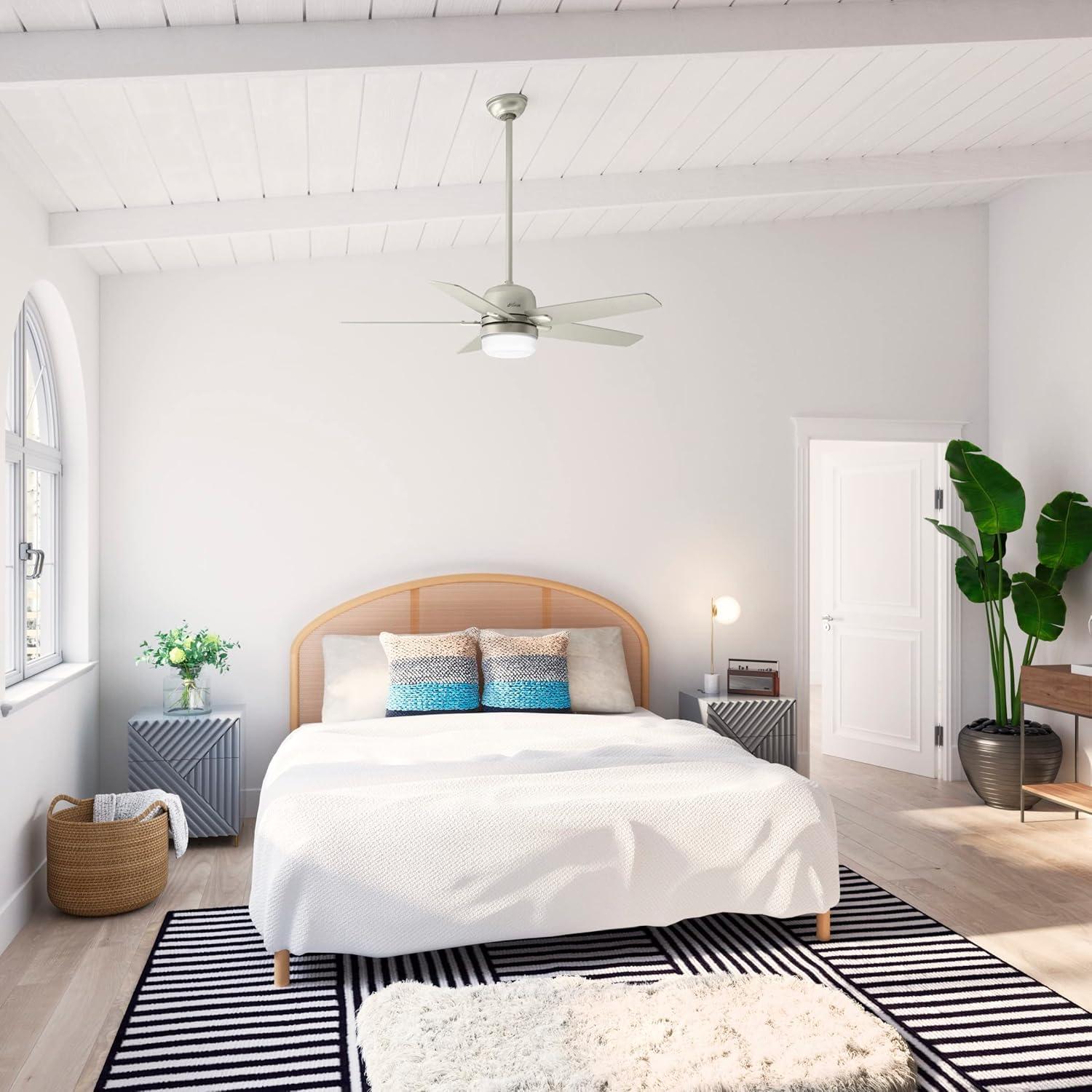 Ventilador de Techo Hunter Aker Blanco Fresco 52" LED