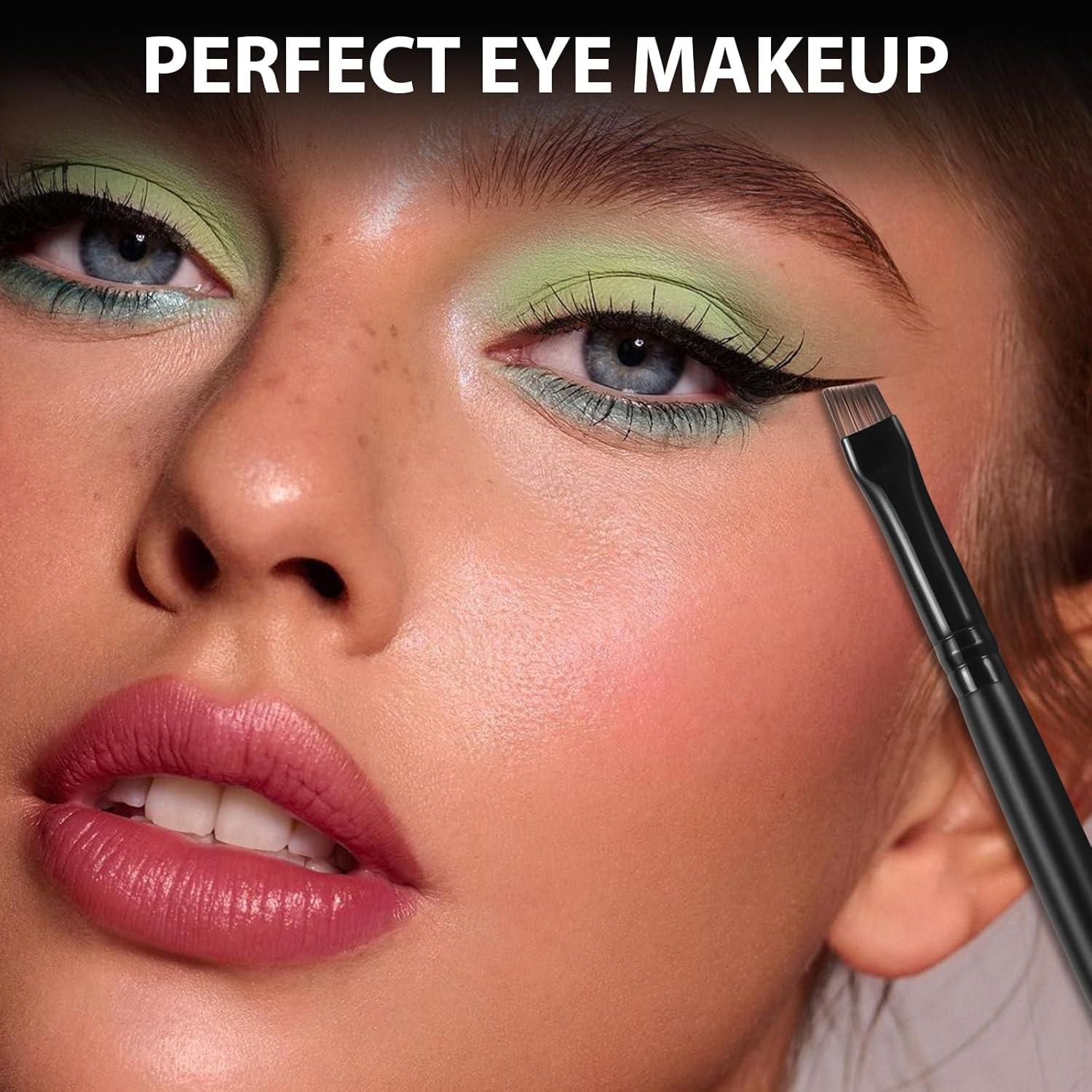 Brocha de Delineador Angulada BeautyFactor - Precisión y Control