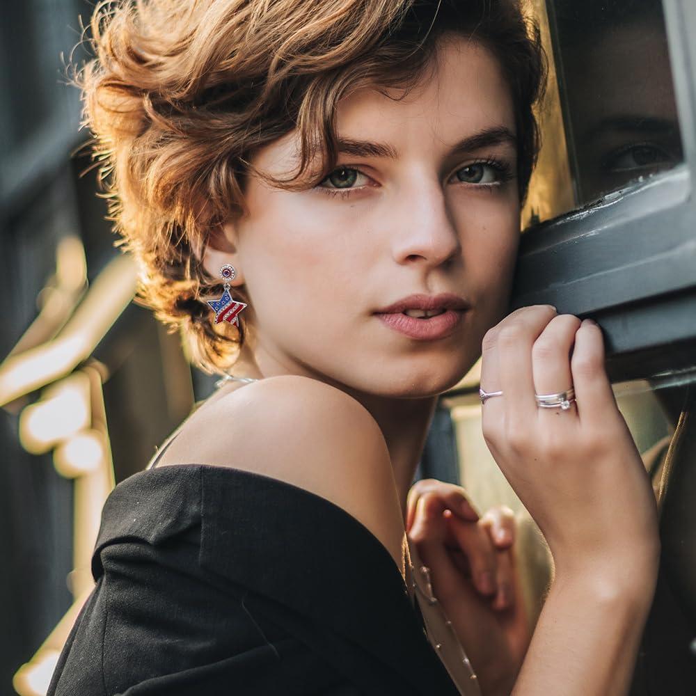 Pendientes Colgantes Patrióticos Madison Tyler - Estrella Americana