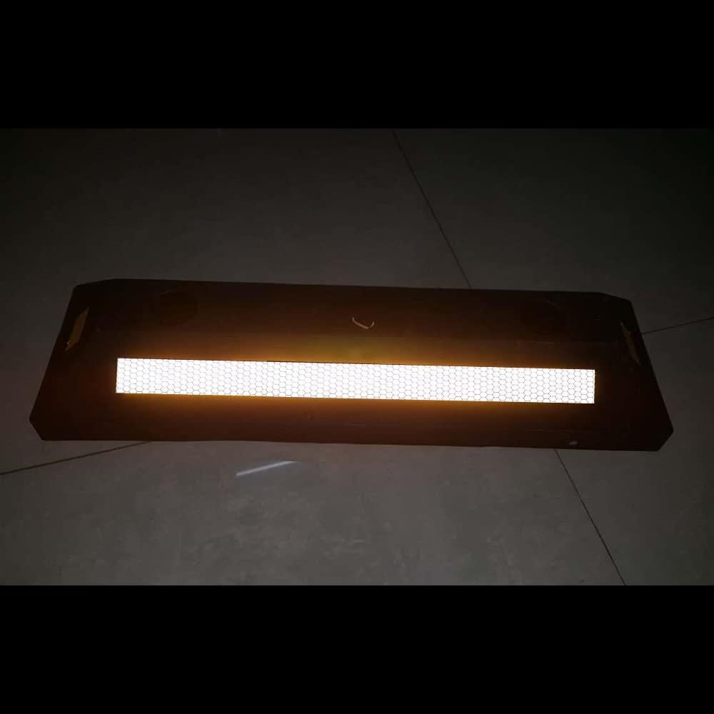 Cinta Reflectante Upstair 2.54cm x 4.57m para Seguridad Vial