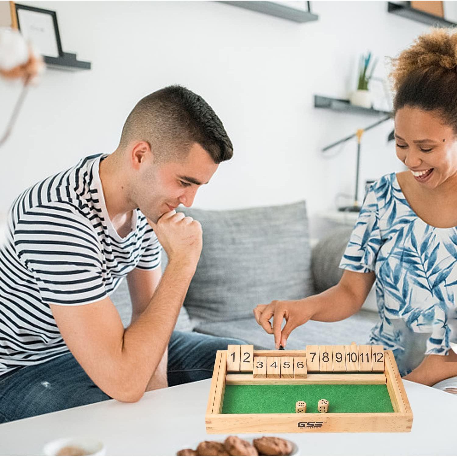 Juego de Mesa Cierra la Caja GSE con Dados de Madera 30.48x17.78cm