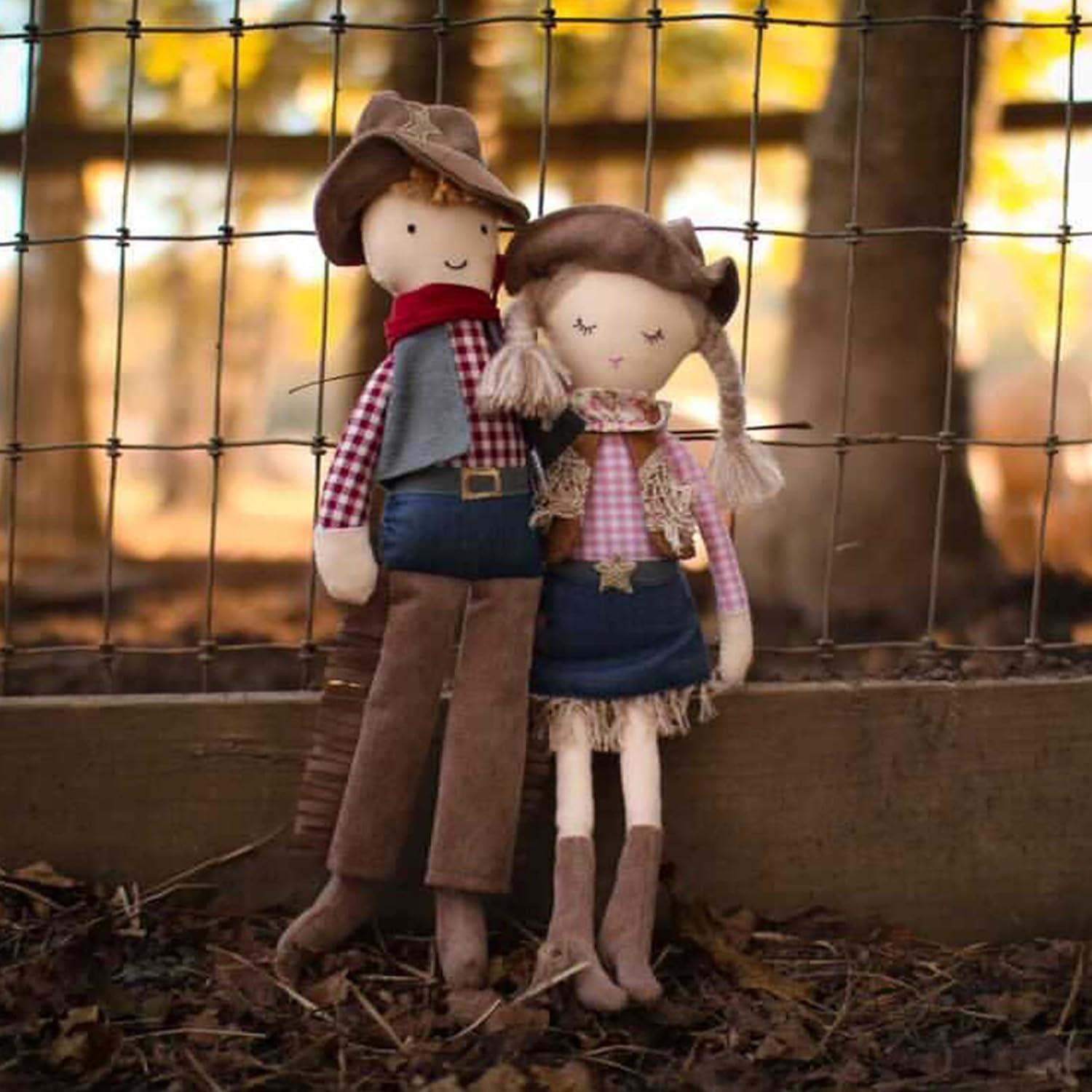 Muñeca de Peluche Vaquera Mon Ami 38 cm Suave y Elegante