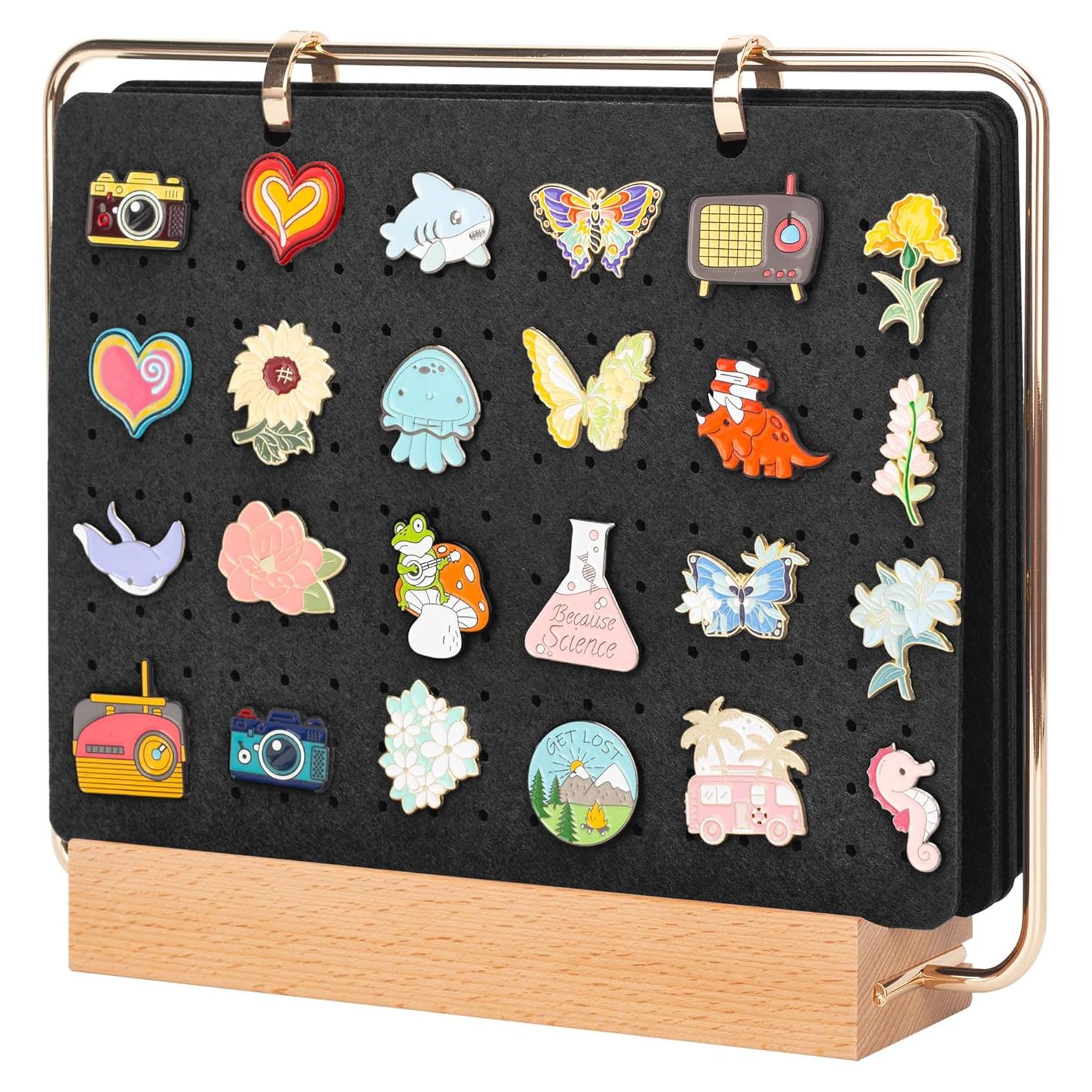 Organizador de Exhibición de Pines PACMAXI - 180+ Pines, Soporte de Madera