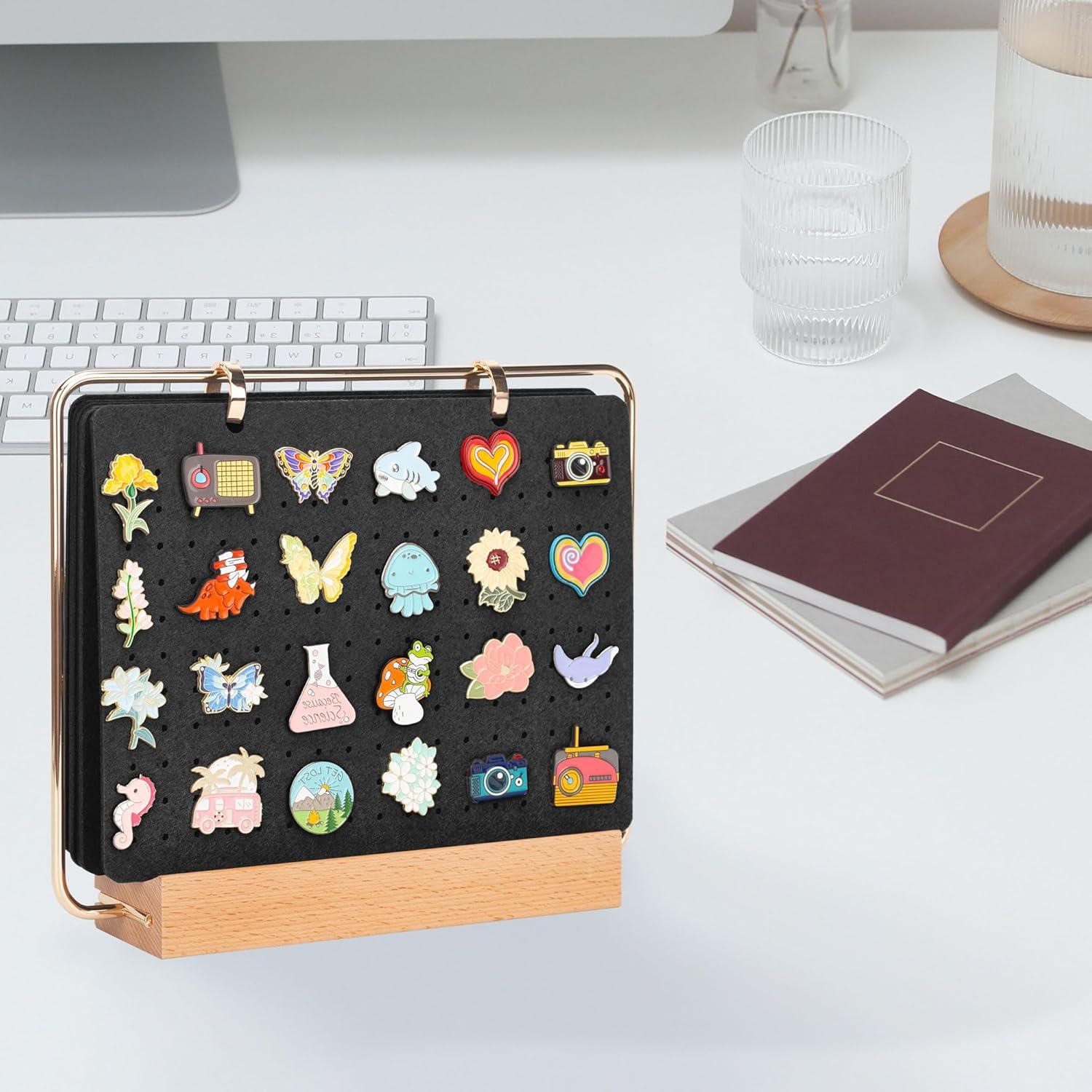 Organizador de Exhibición de Pines PACMAXI - 180+ Pines, Soporte de Madera