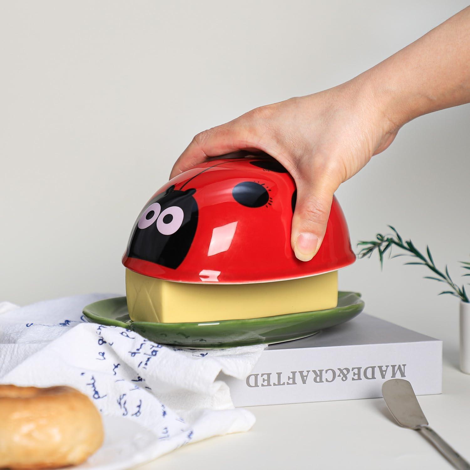 Plato de Mantequilla Cerámica Mariquita con Tapa 0.68kg