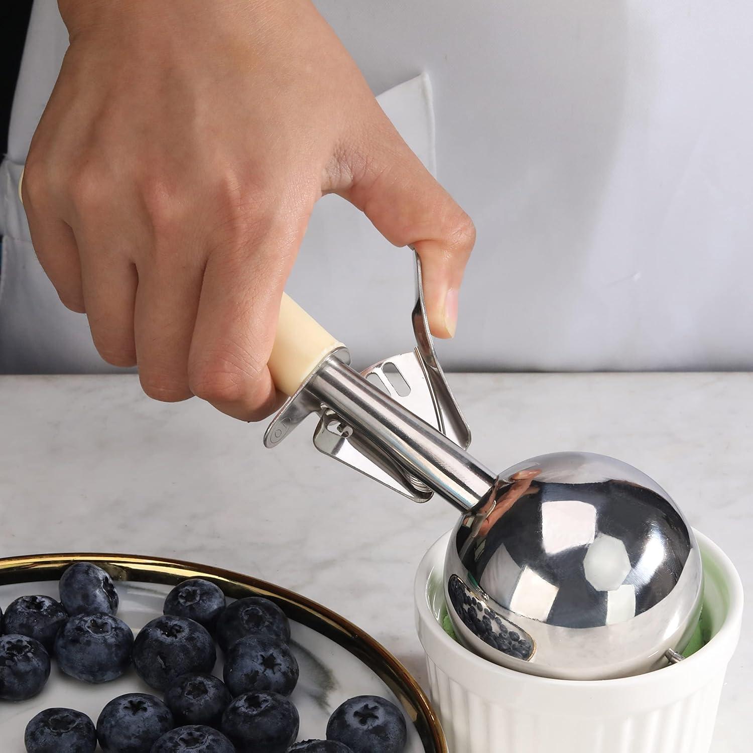 Cucharón de Porciones Ishphso Acero Inoxidable 2oz Mango Azul