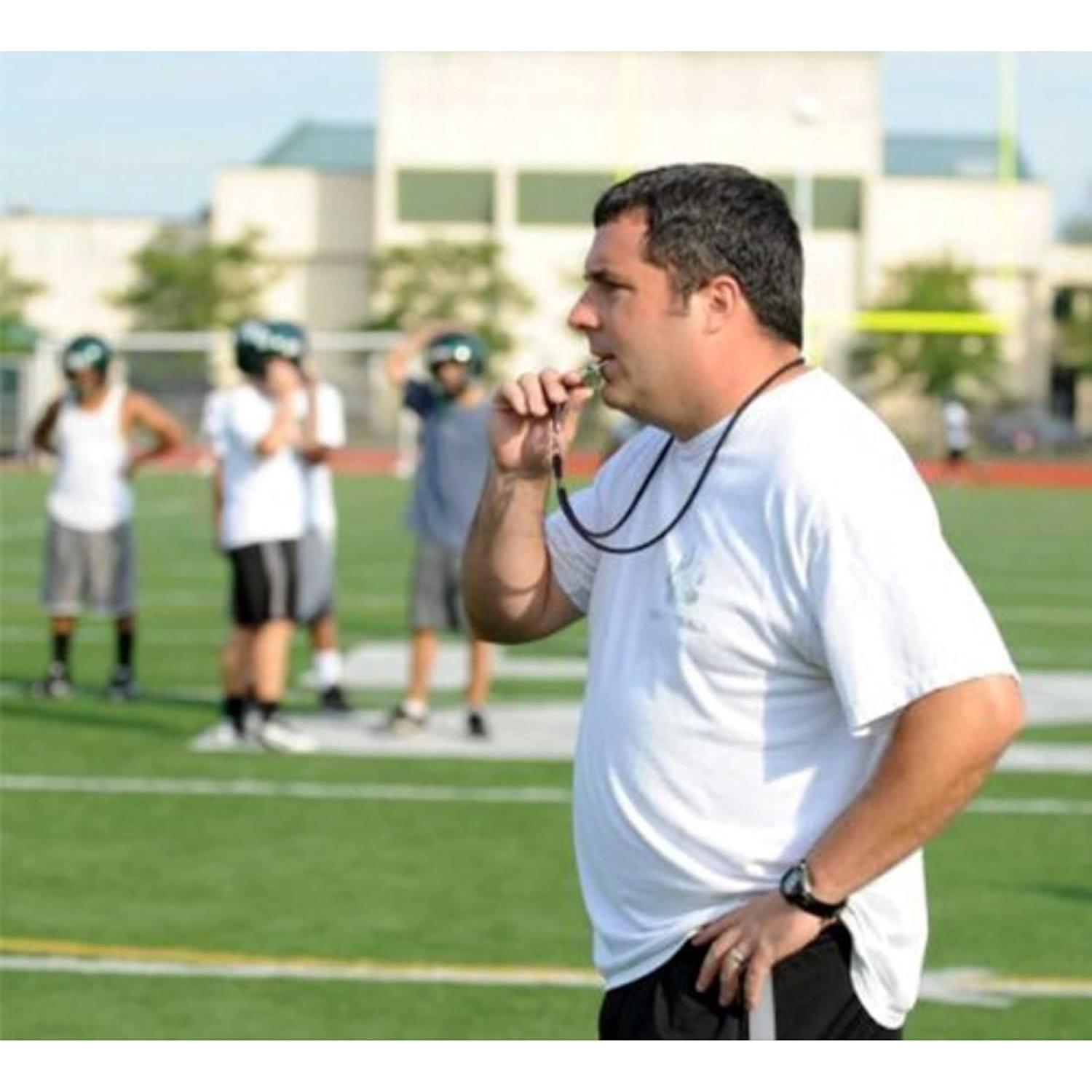 Silbato Deportivo de Acero Inoxidable Crown SCOA-001 con Cordón