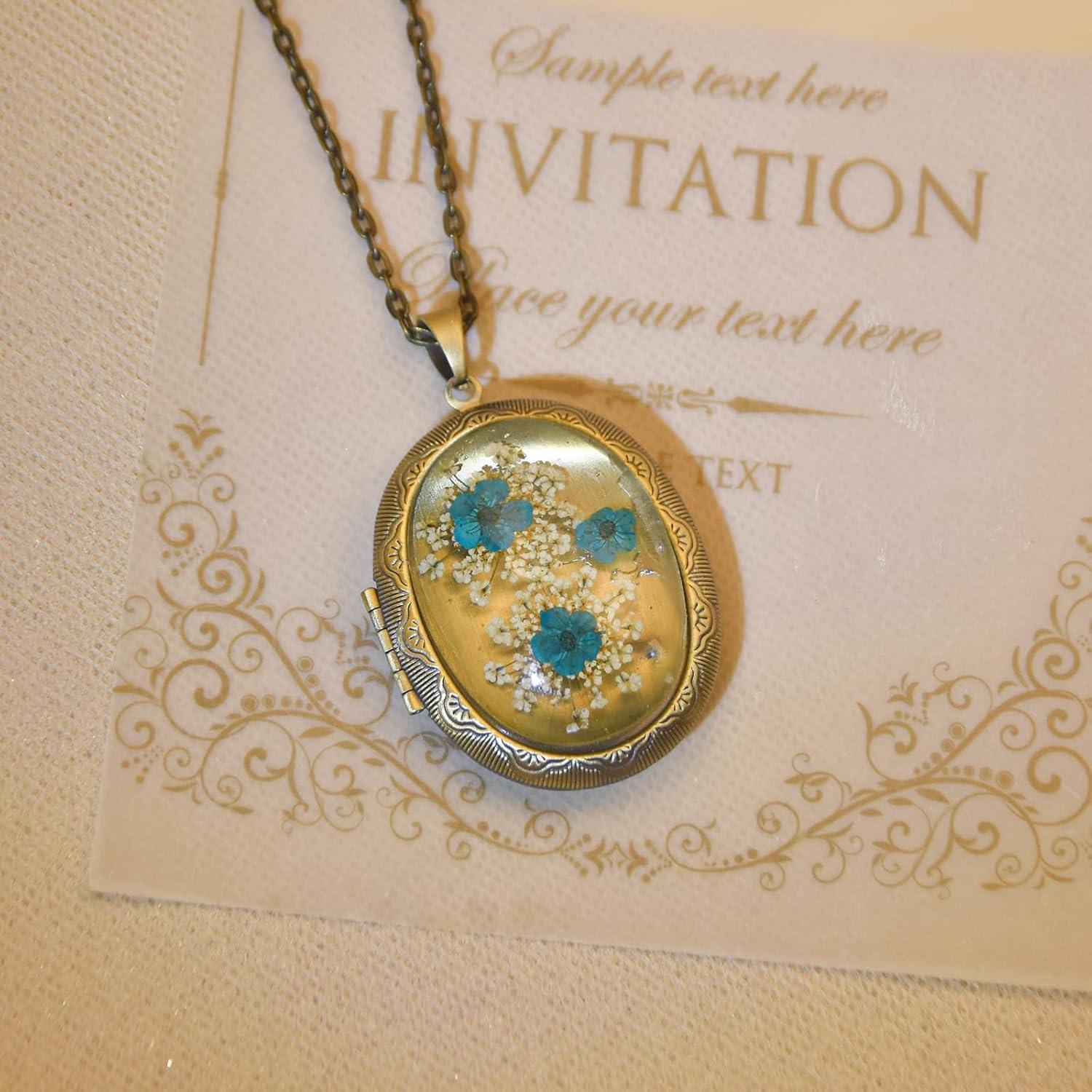 Collar Locket Ovalado de Flores Presionadas Hecho a Mano