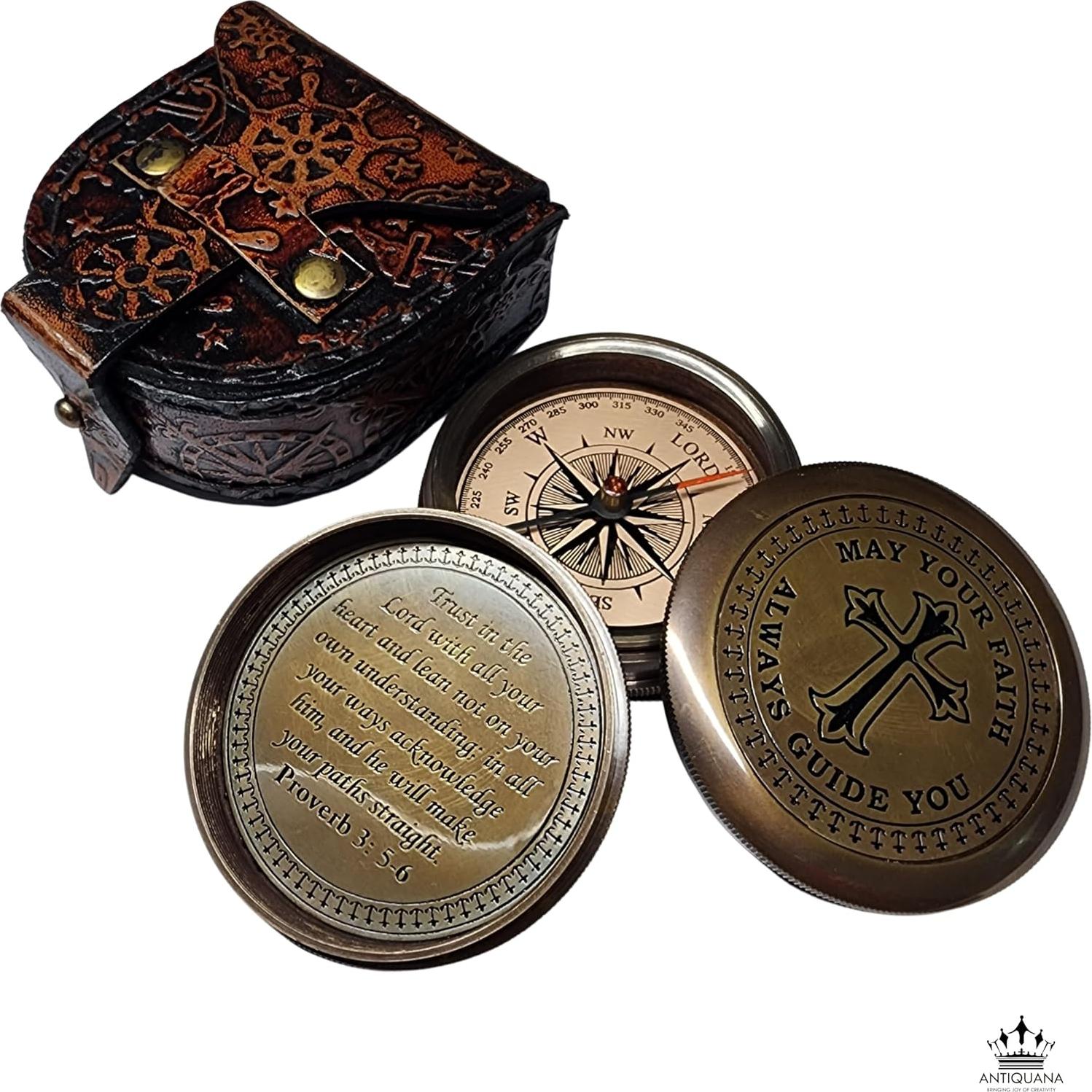 Brújula de latón ANTIQUANA con estuche de cuero - Regalo inspirador