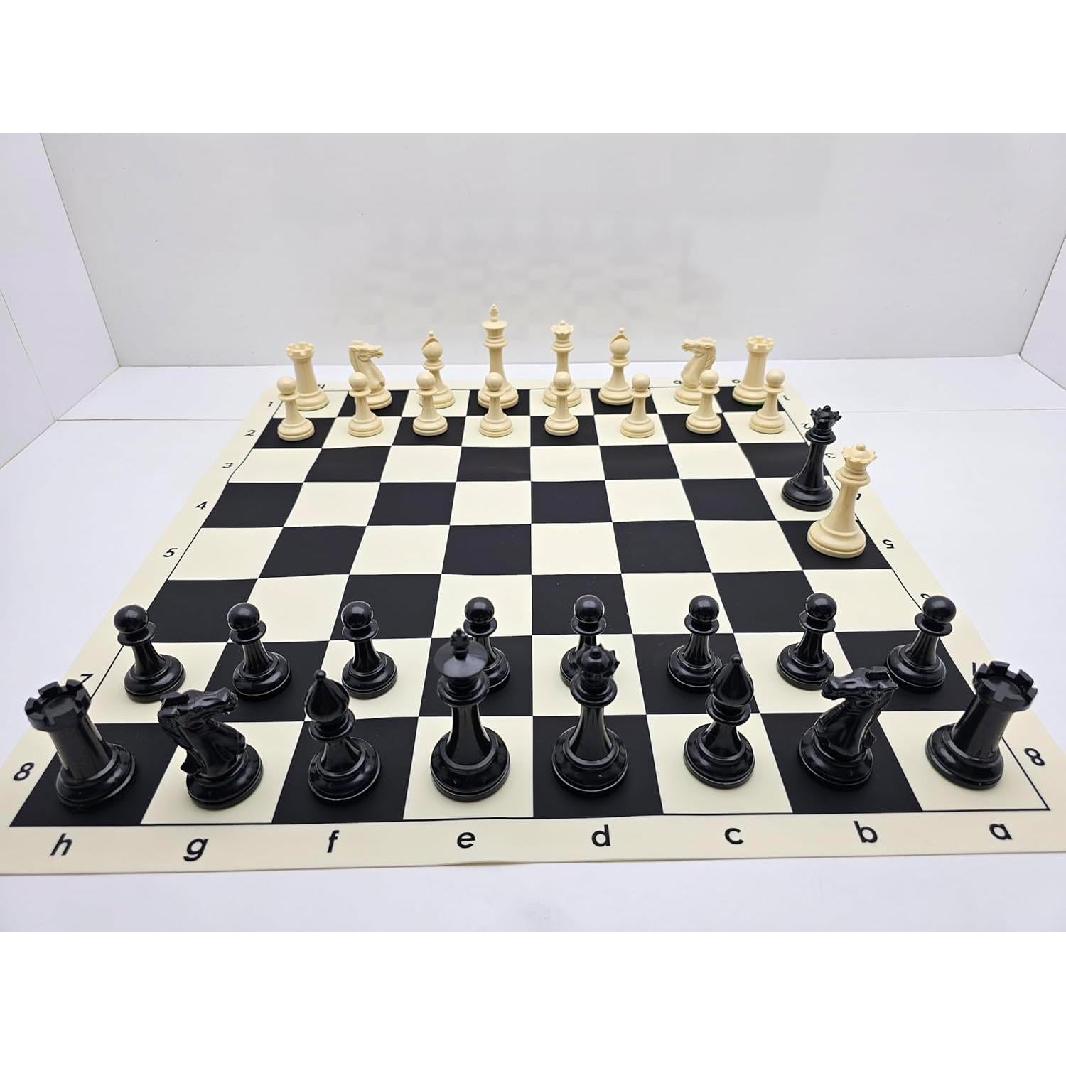 Juego de Ajedrez Plegable de Silicona 50.8 cm con Piezas 10.16 cm