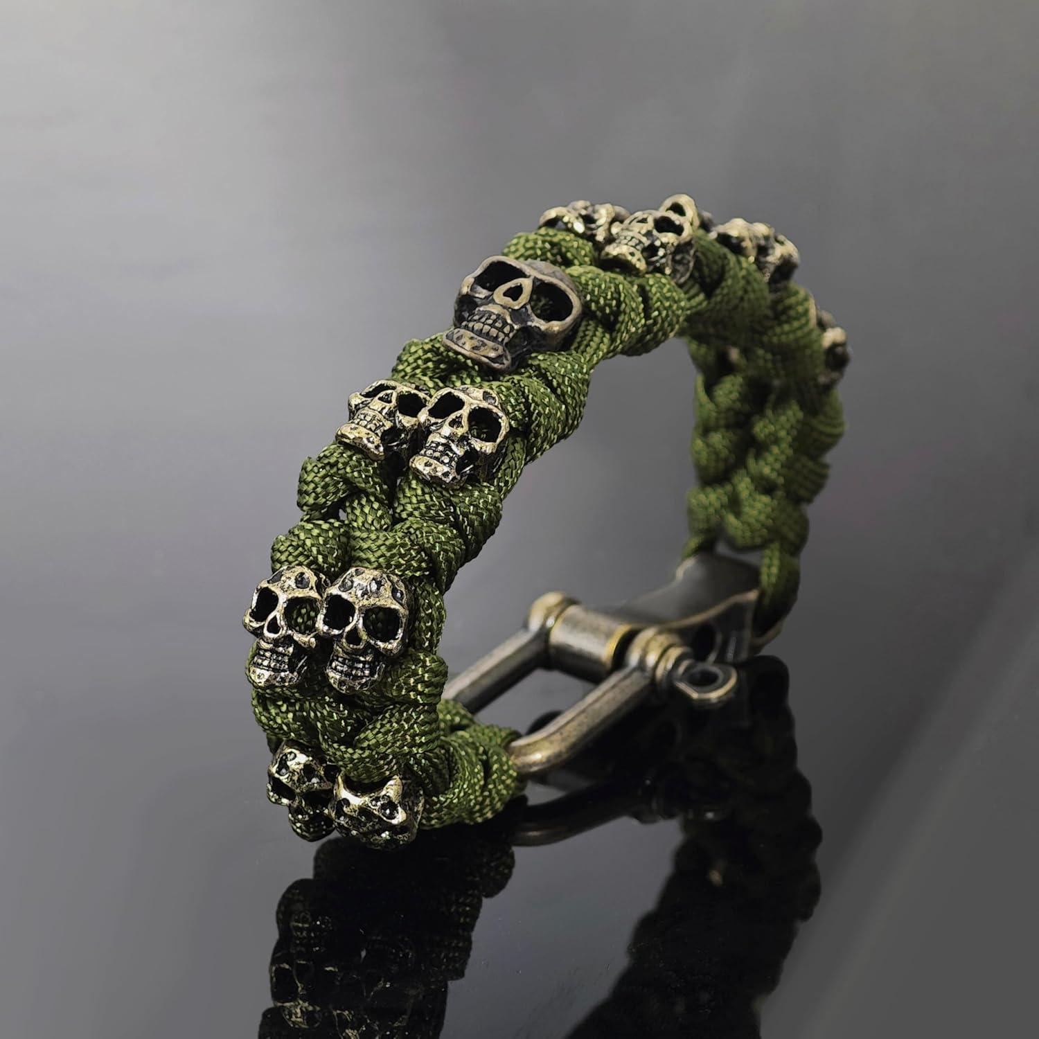 Pulsera de Paracord Ajustable con Calaveras de Metal Verde