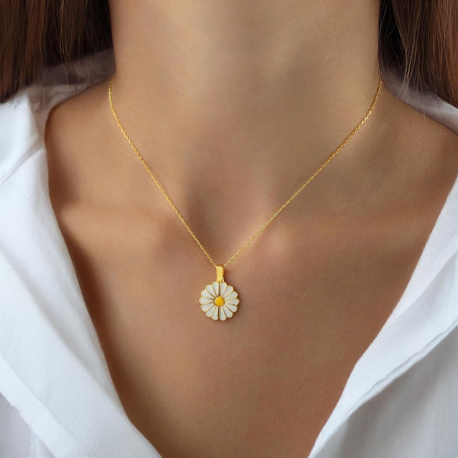 Collar de Fe Margarita Dorada Cristiana 45.72 cm Ajustable