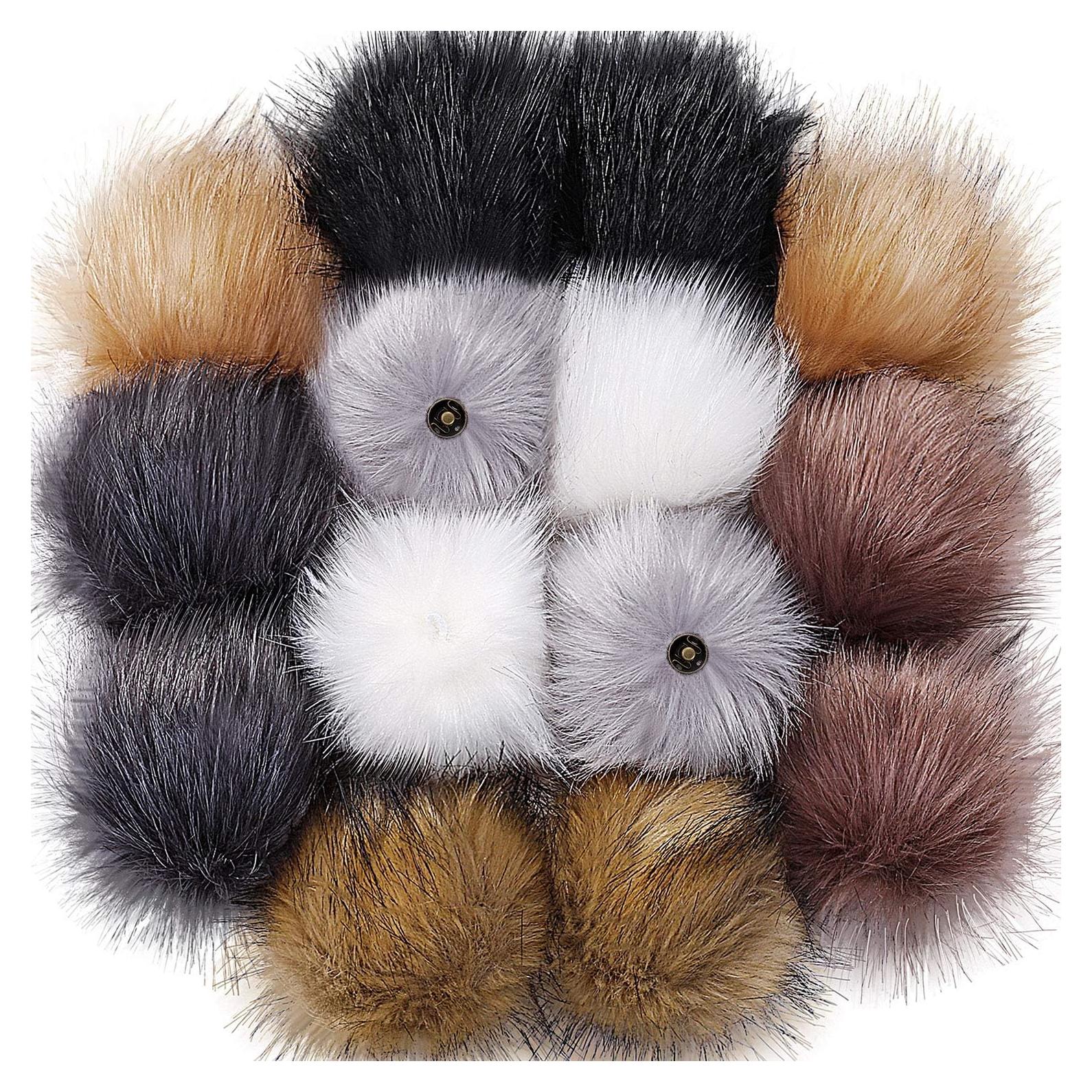 14 Pom Poms de Piel Sintética Bememo con Botón Removible 10 cm