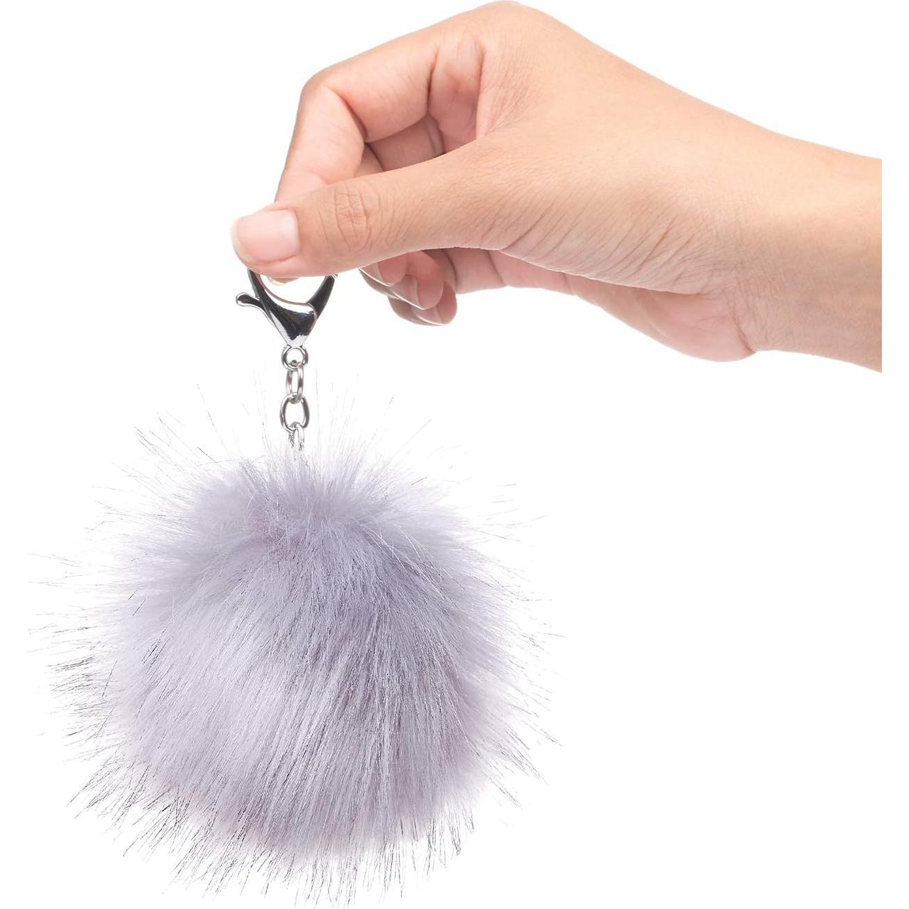 14 Pom Poms de Piel Sintética Bememo con Botón Removible 10 cm