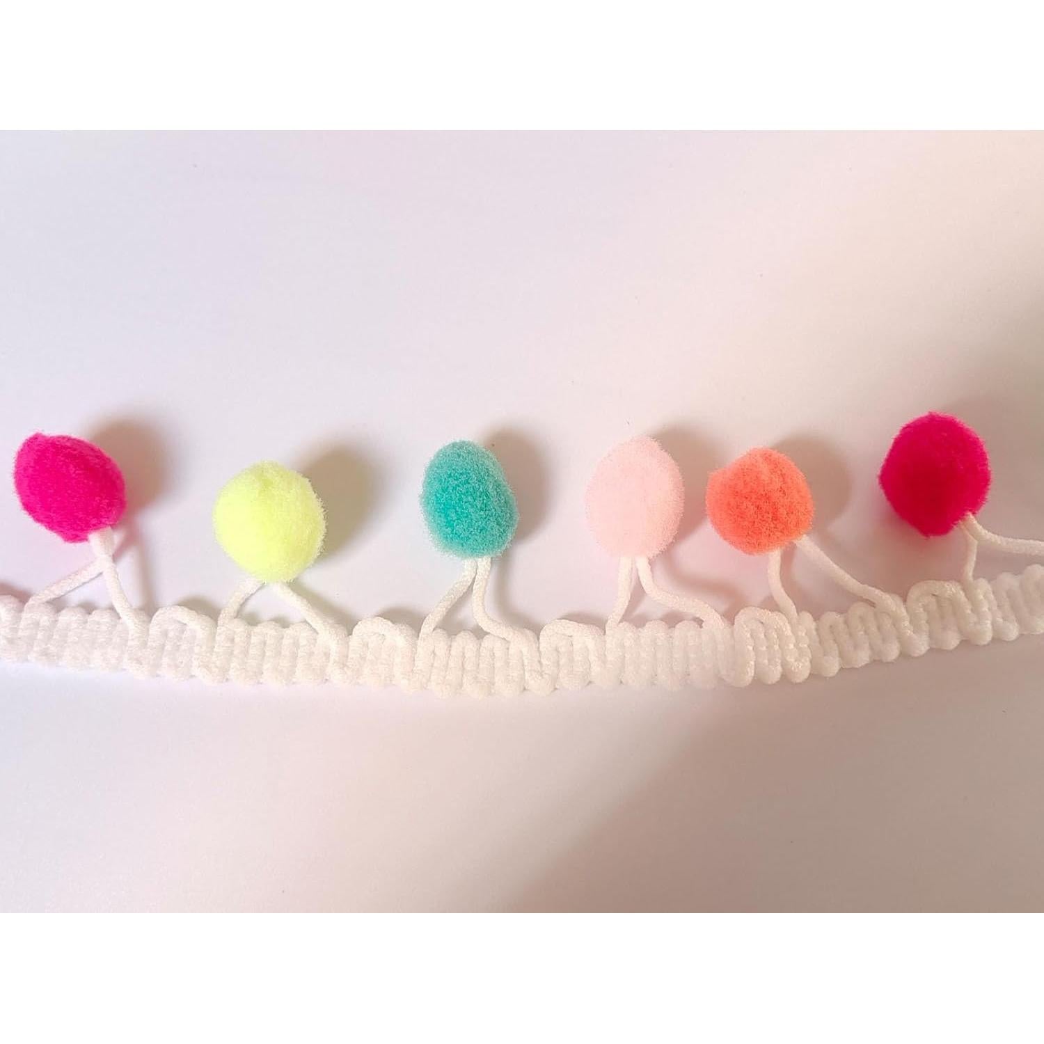 Fleco de Pom Pom 5.49m 15mm Arcoíris 3 para Manualidades