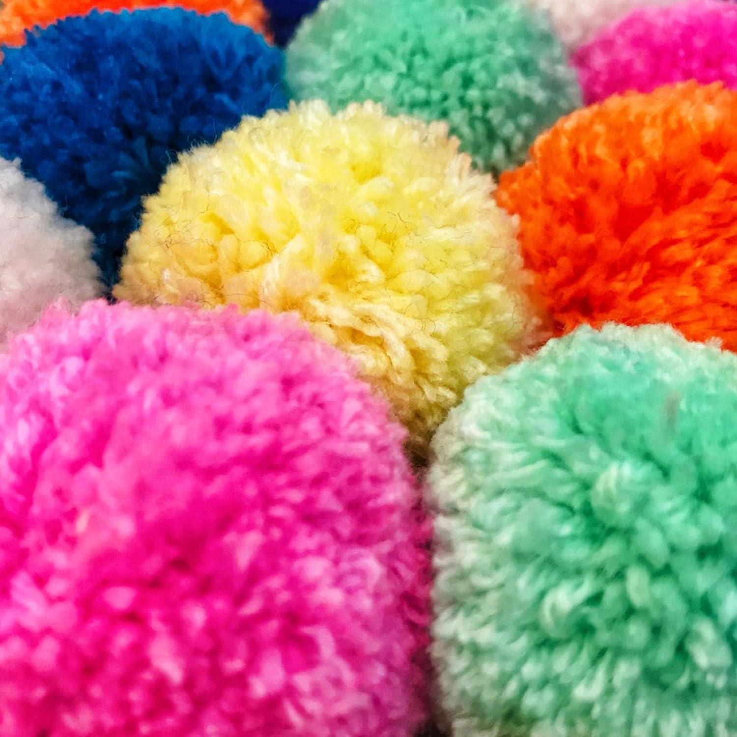 Pompones Marrones 20 Piezas 25-38mm Esenciales de Ocio