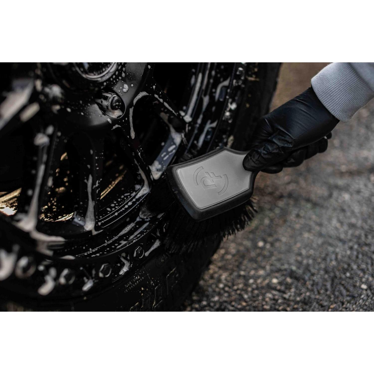 Cepillo Limpiador de Ruedas Detail Factory ProGrip - Ergonomico